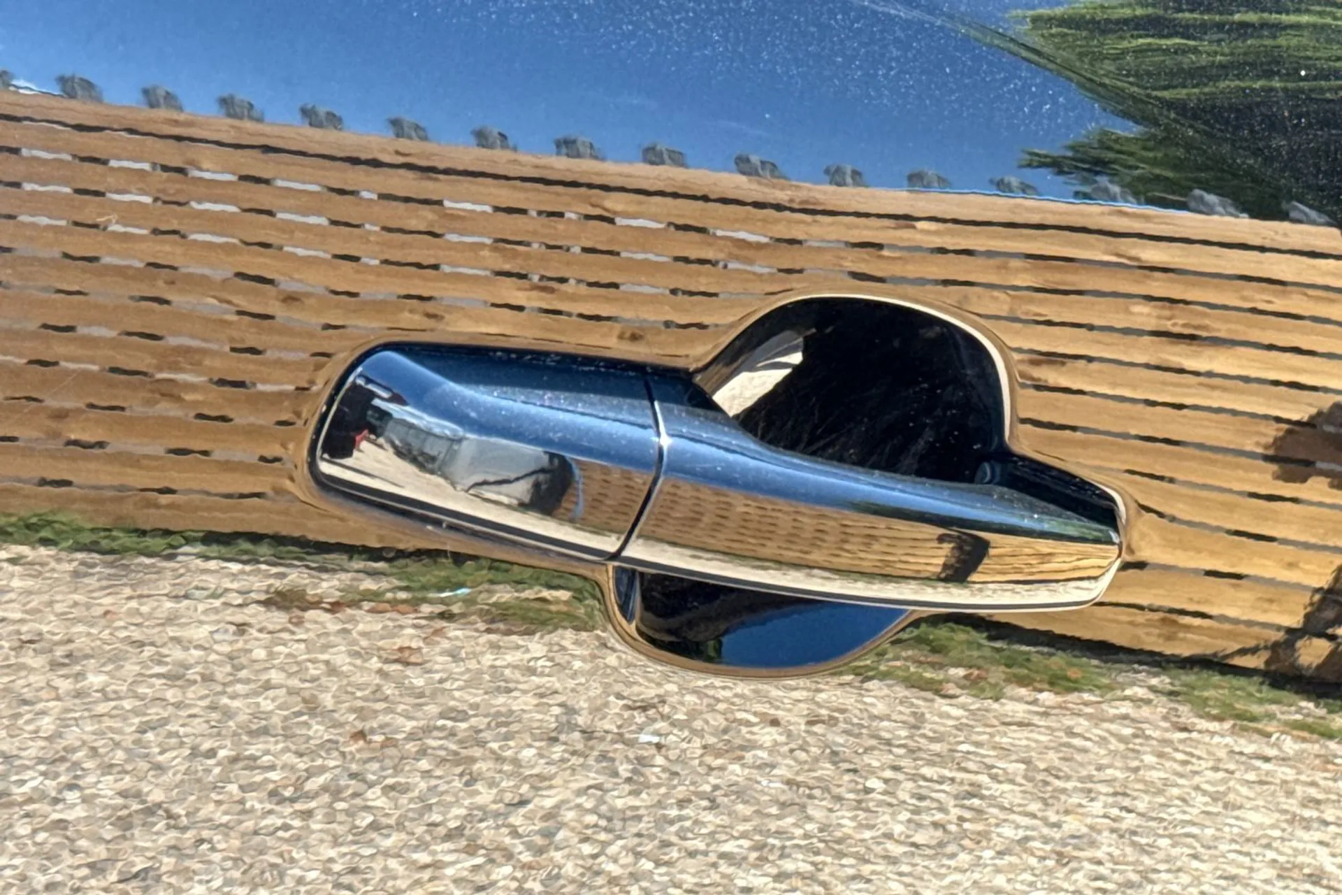 Jaguar F-PACE thumbnail image number 15