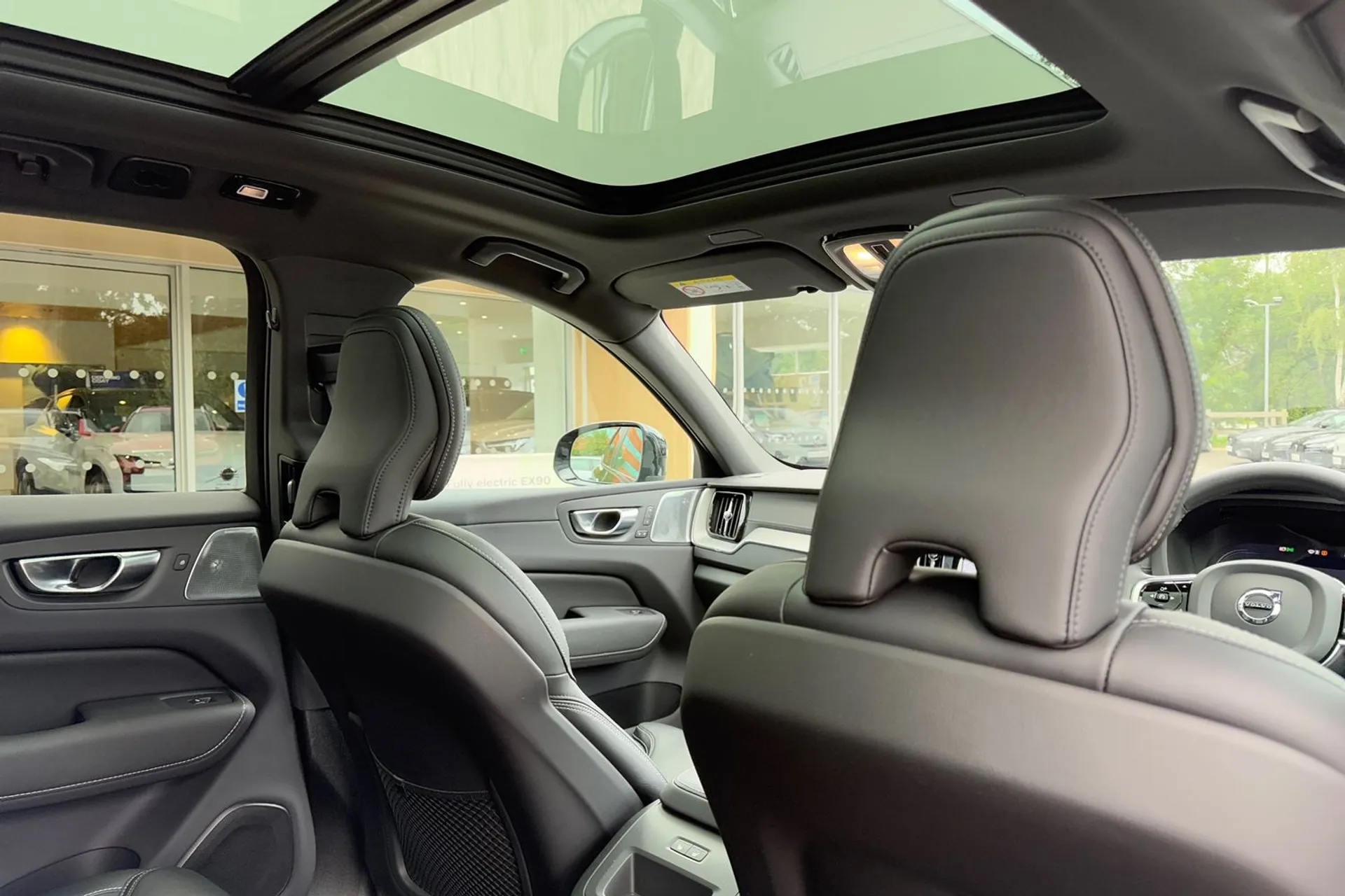 Volvo XC60 thumbnail image number 23