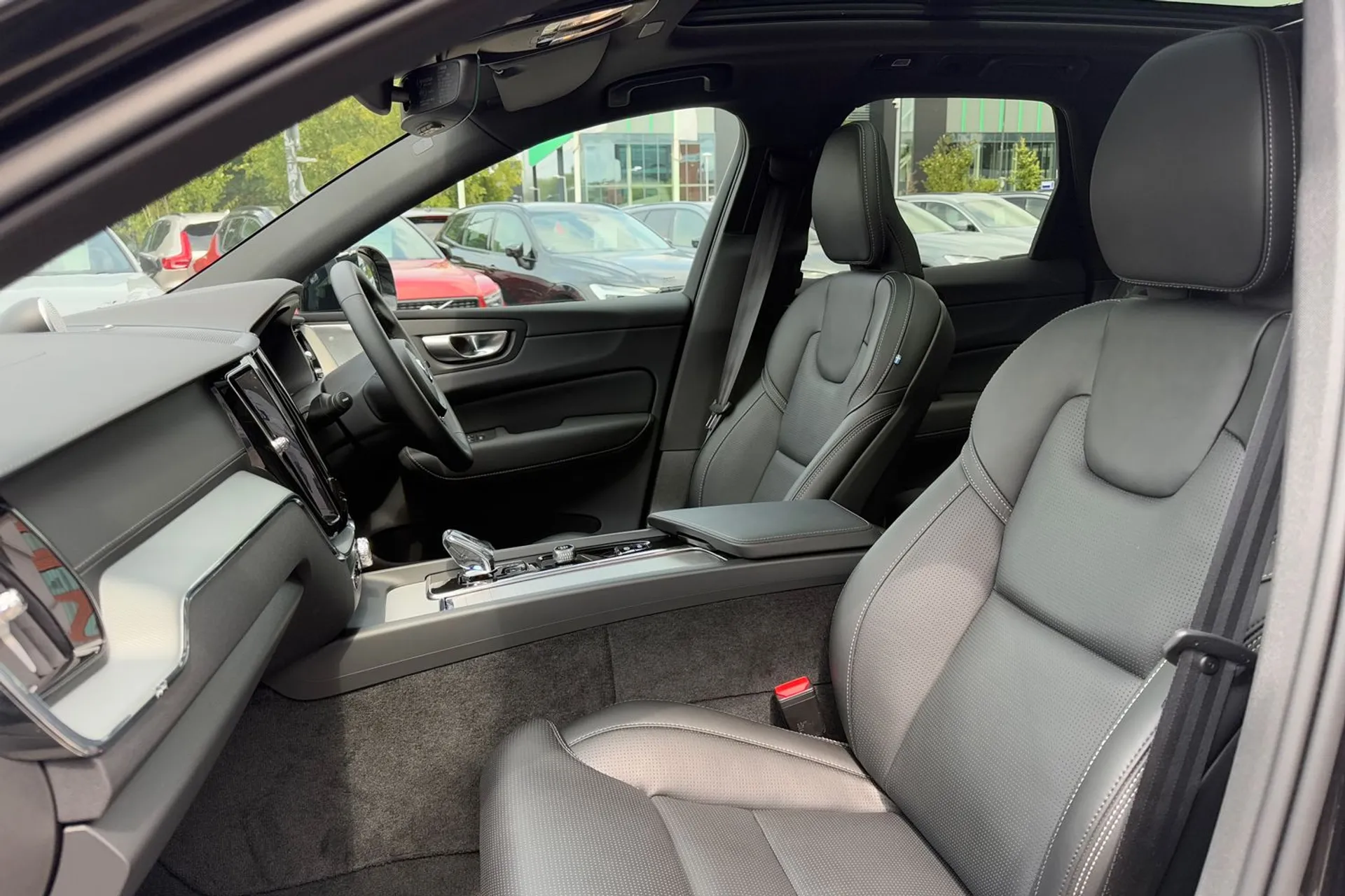 Volvo XC60 thumbnail image number 27