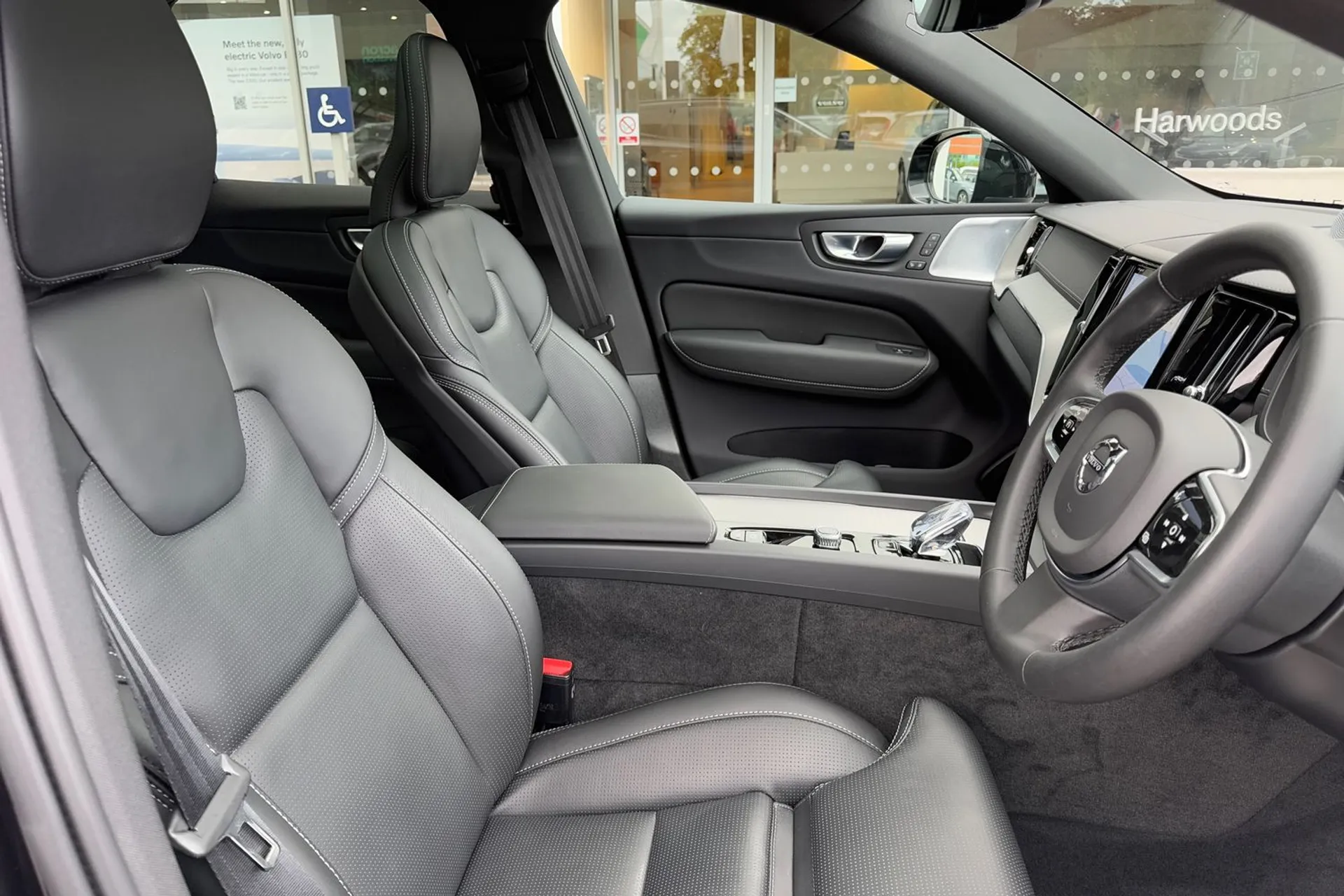 Volvo XC60 thumbnail image number 25