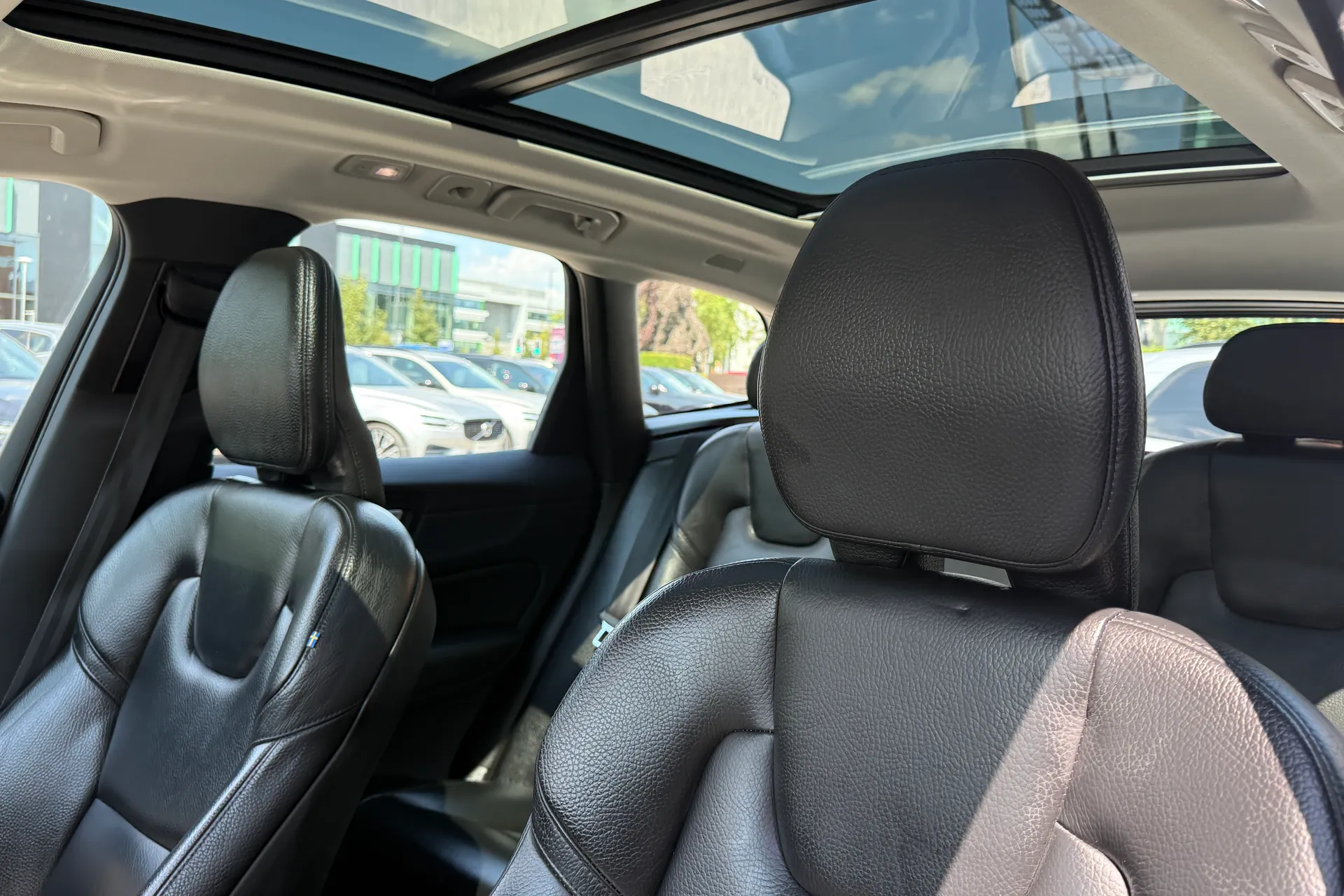 Volvo XC60 thumbnail image number 29