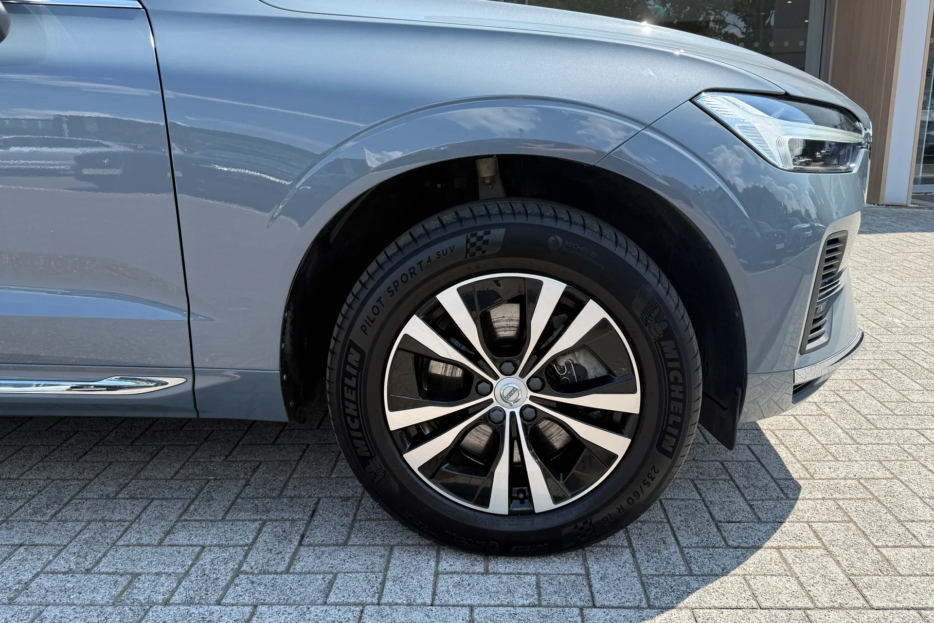 Volvo XC60 thumbnail image number 14