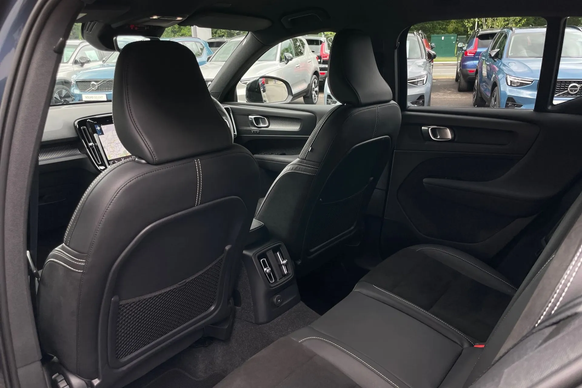 Volvo XC40 thumbnail image number 30
