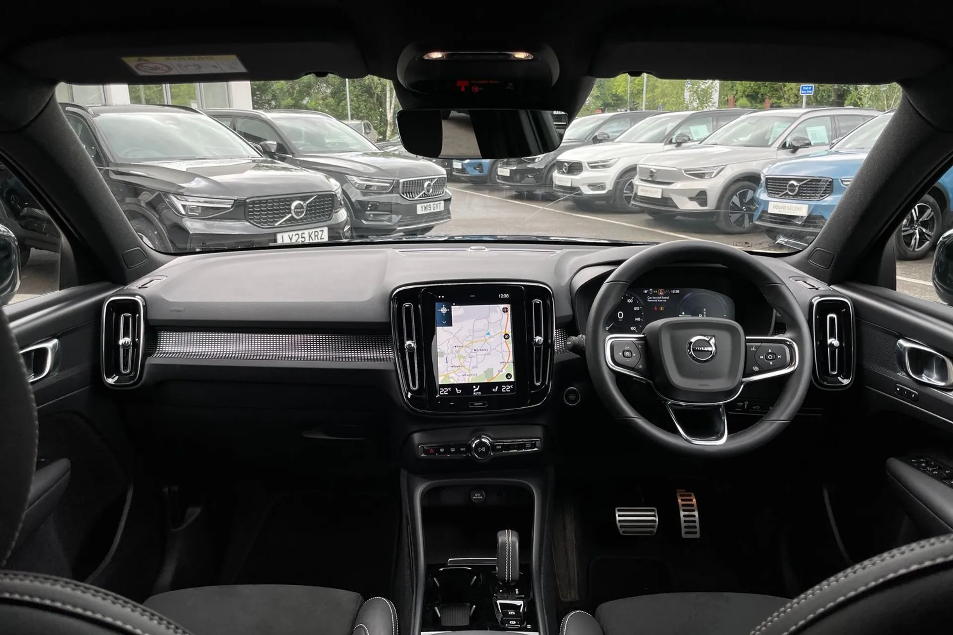 Volvo XC40 thumbnail image number 3