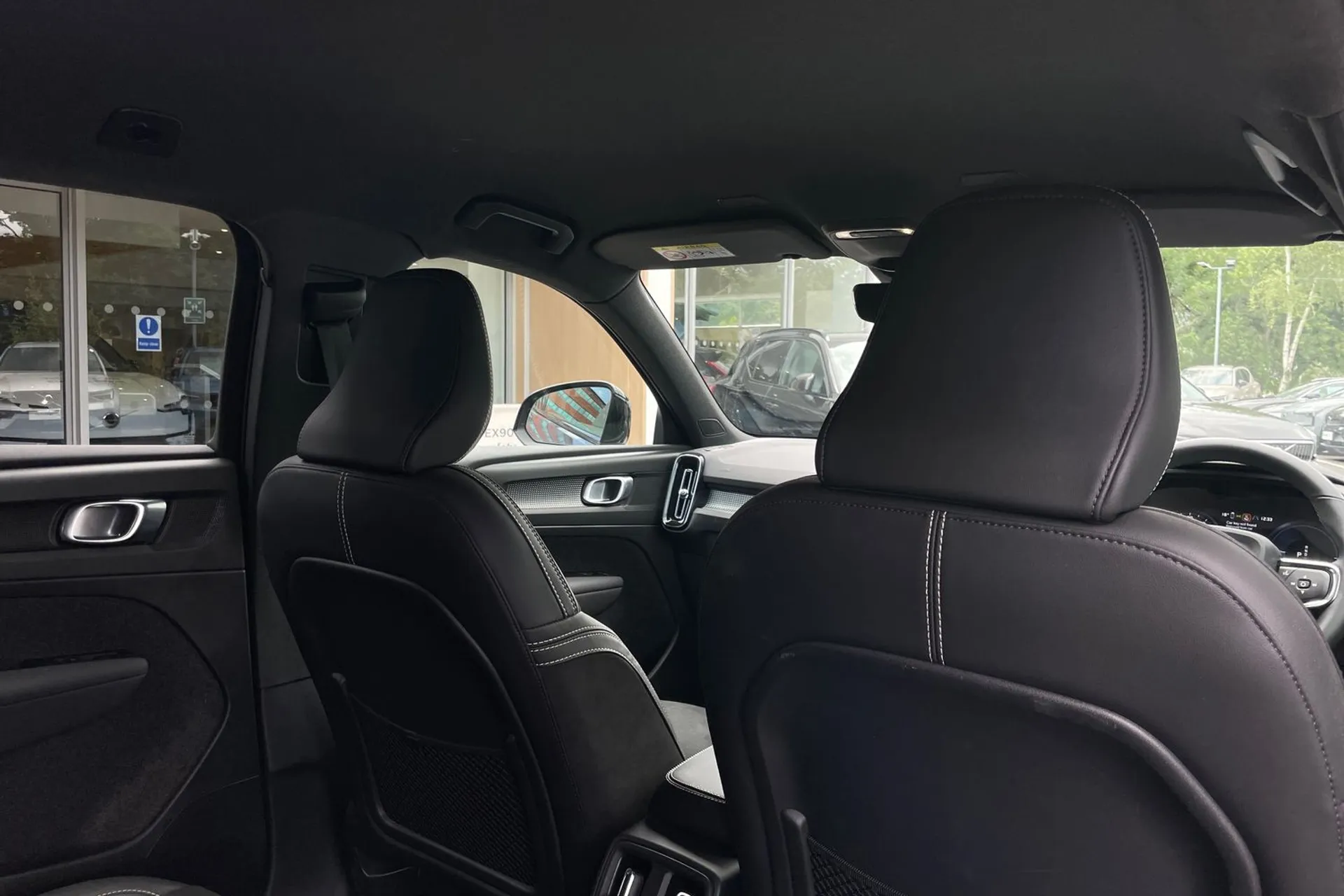 Volvo XC40 thumbnail image number 23