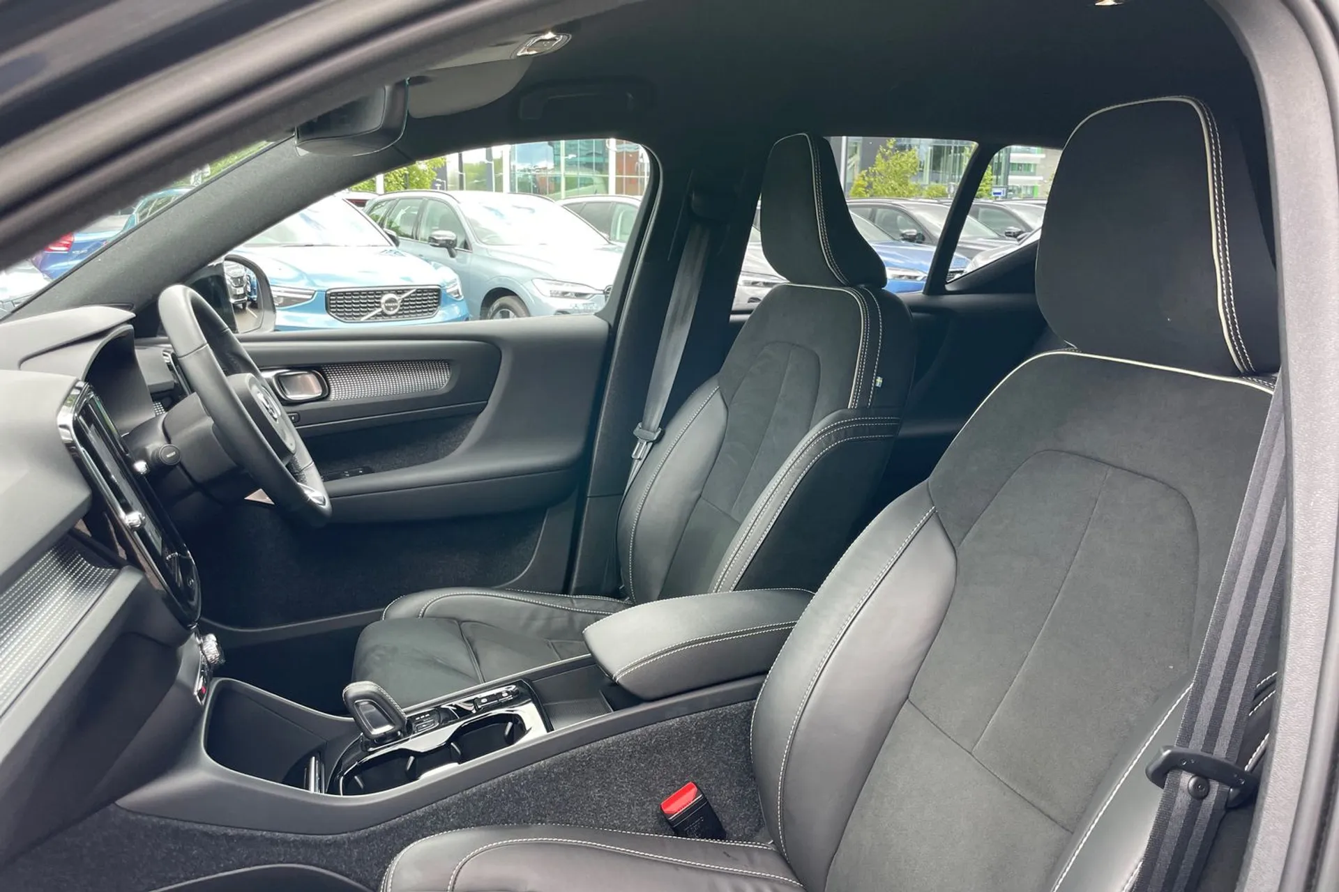Volvo XC40 thumbnail image number 27