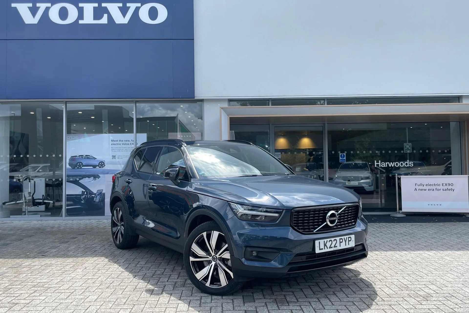 Volvo XC40 focused image