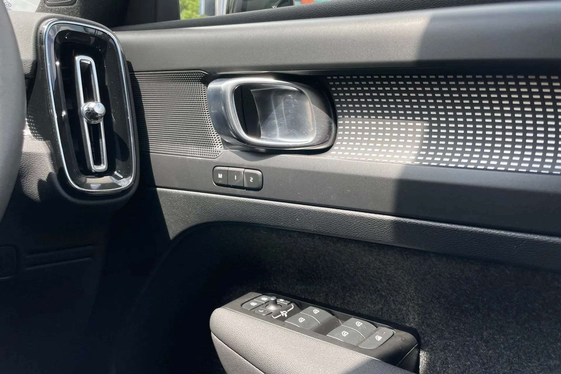 Volvo XC40 thumbnail image number 42