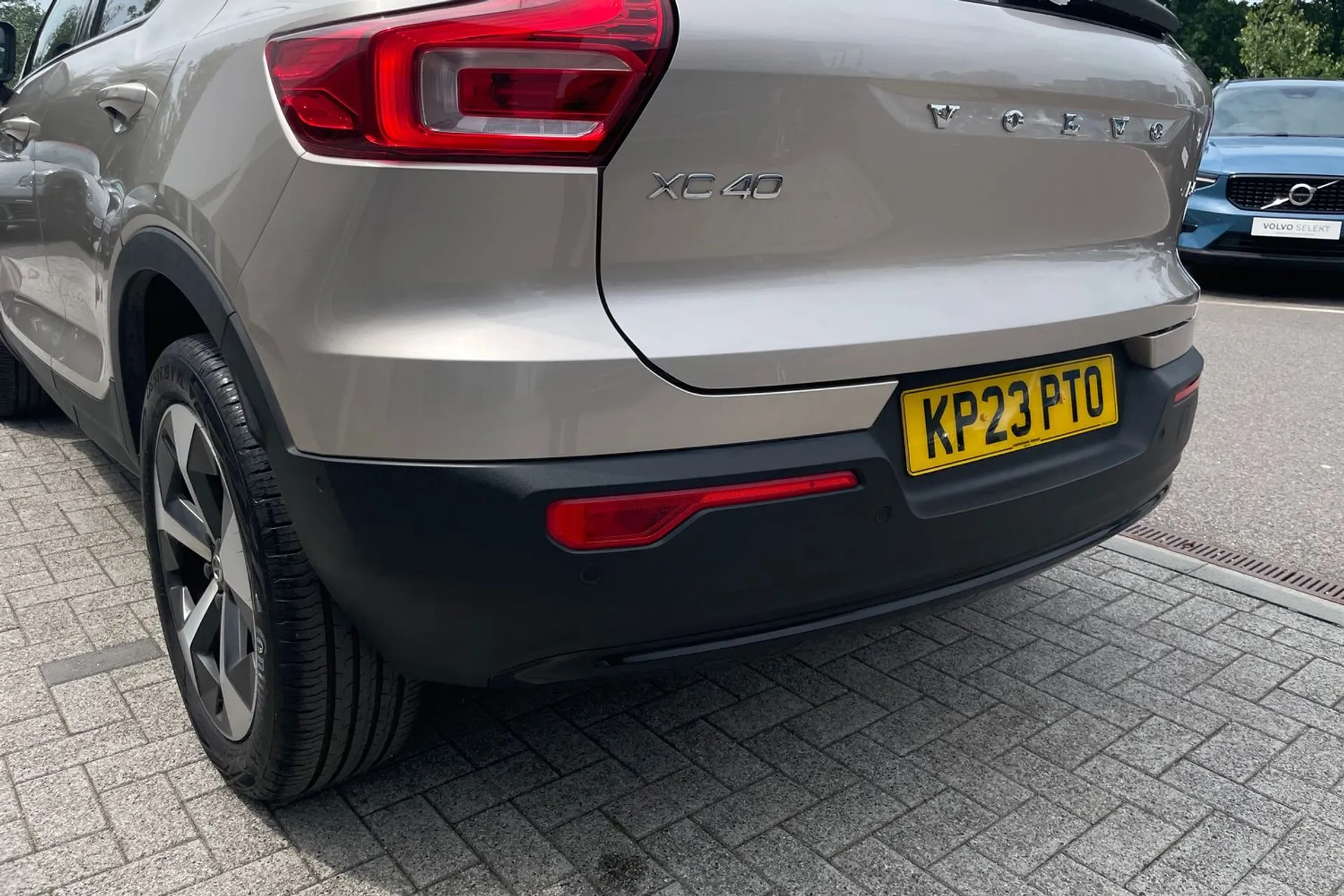 Volvo XC40 thumbnail image number 17