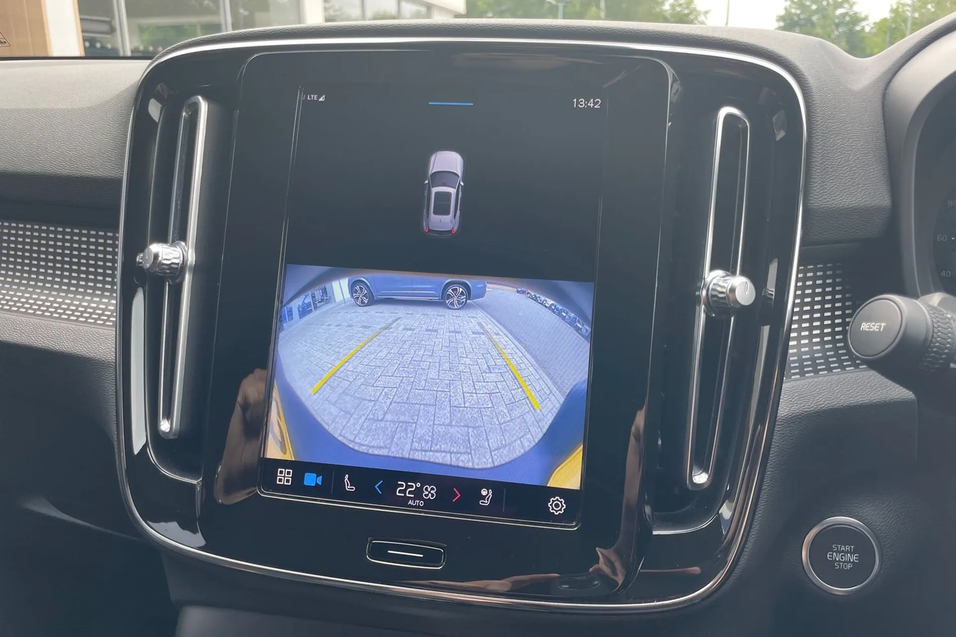 Volvo XC40 thumbnail image number 38