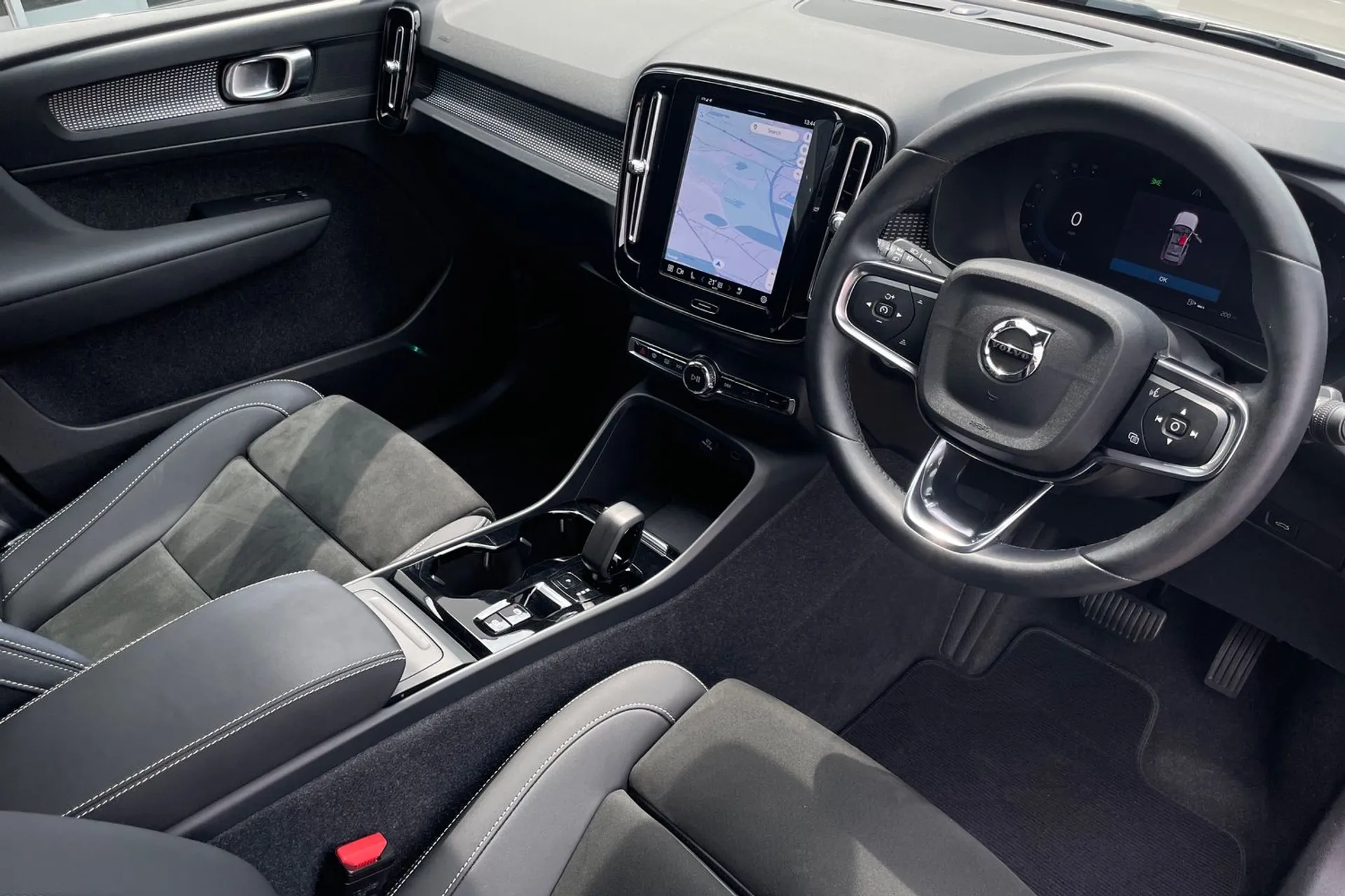 Volvo XC40 thumbnail image number 5