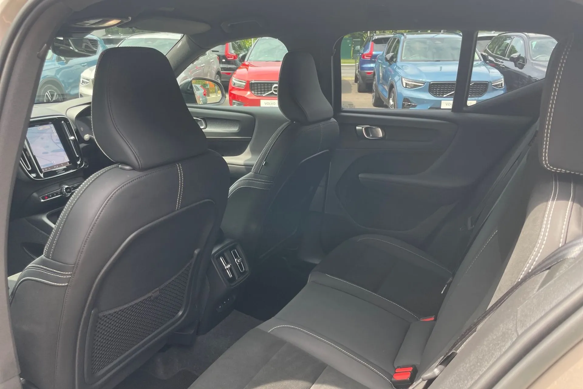 Volvo XC40 thumbnail image number 30