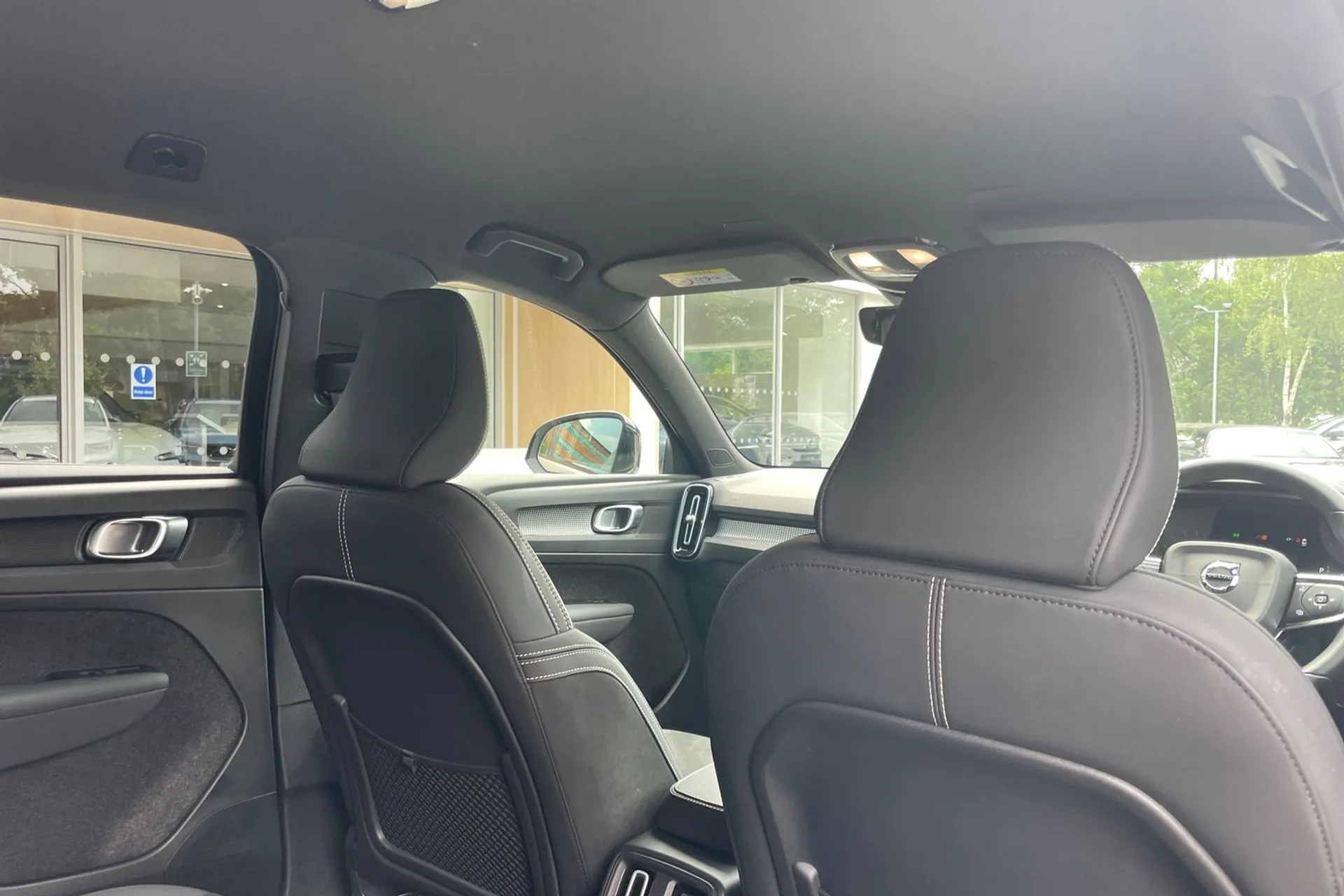 Volvo XC40 thumbnail image number 23