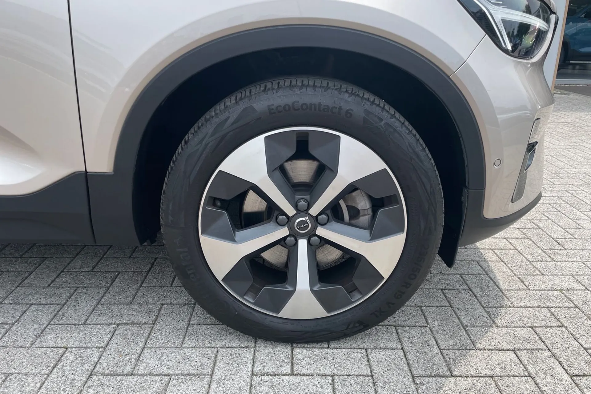 Volvo XC40 thumbnail image number 13
