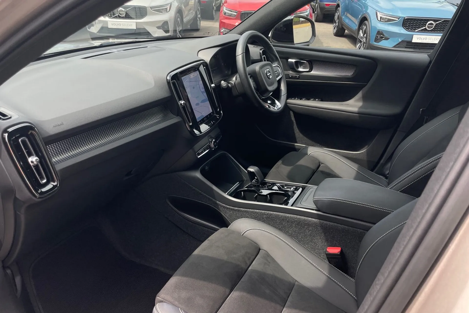 Volvo XC40 thumbnail image number 26