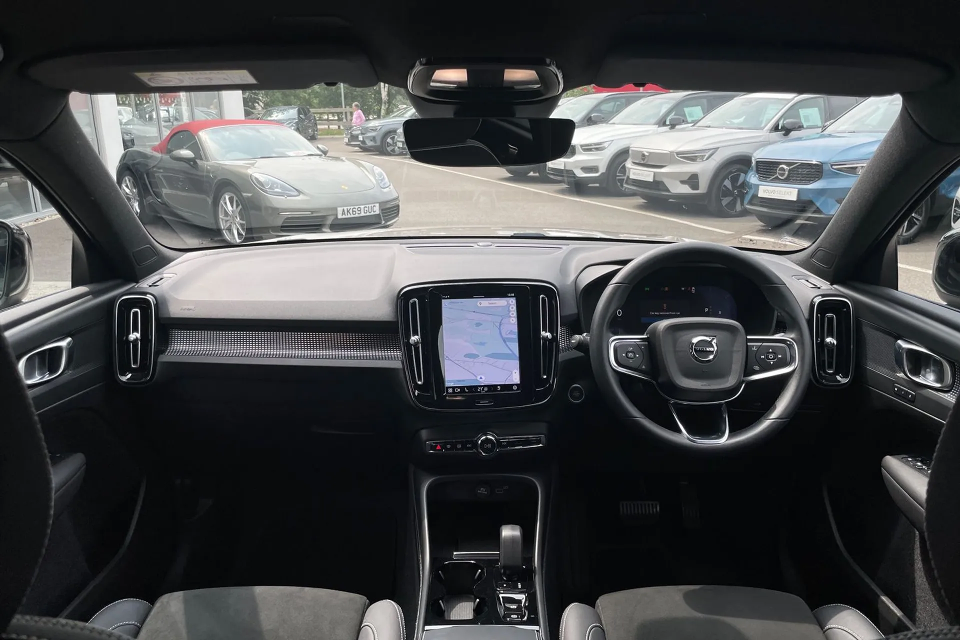 Volvo XC40 thumbnail image number 3
