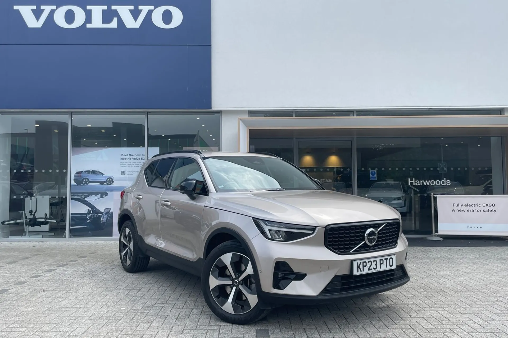 Volvo XC40 focused image