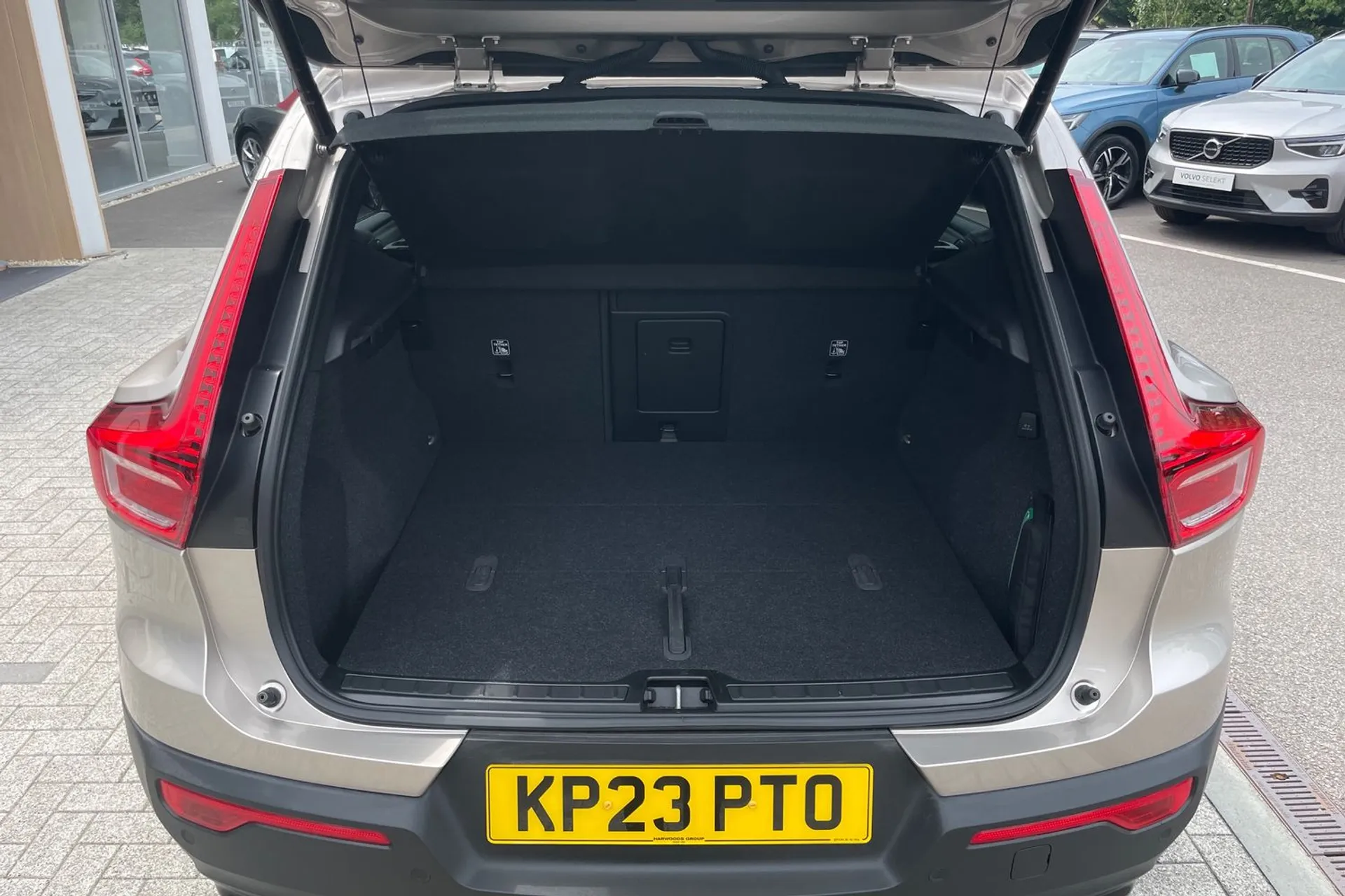 Volvo XC40 thumbnail image number 19