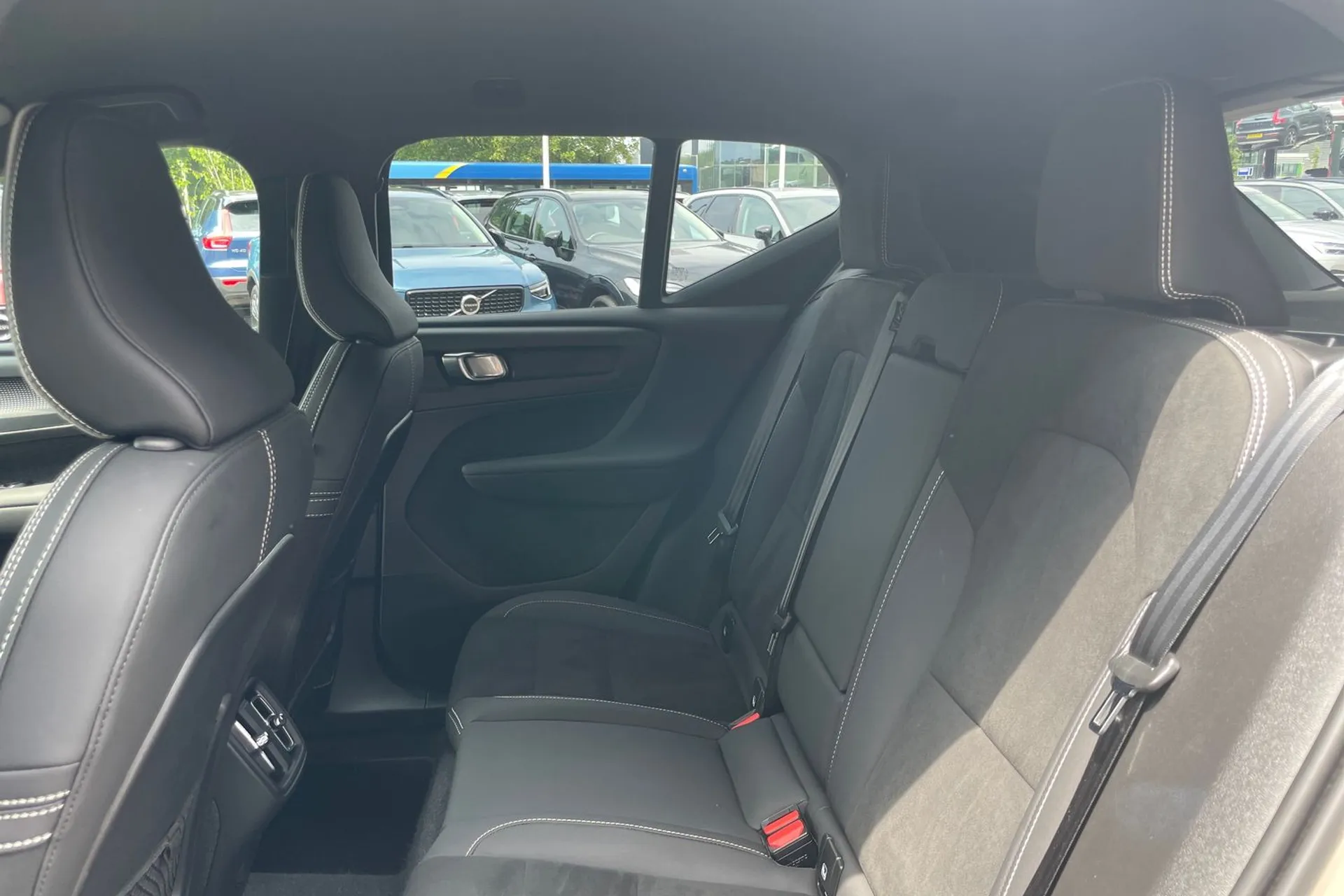 Volvo XC40 thumbnail image number 29