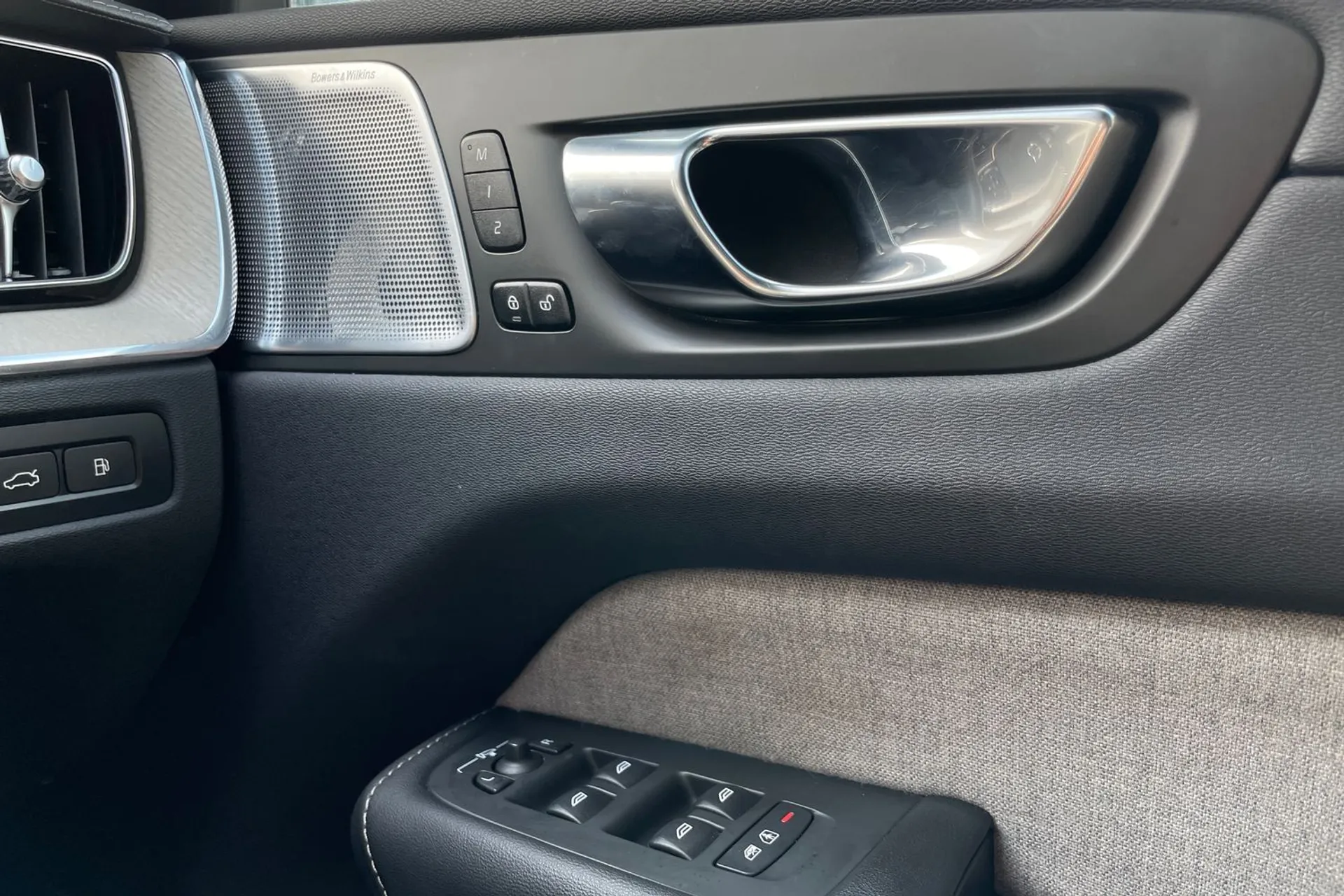 Volvo XC60 thumbnail image number 43