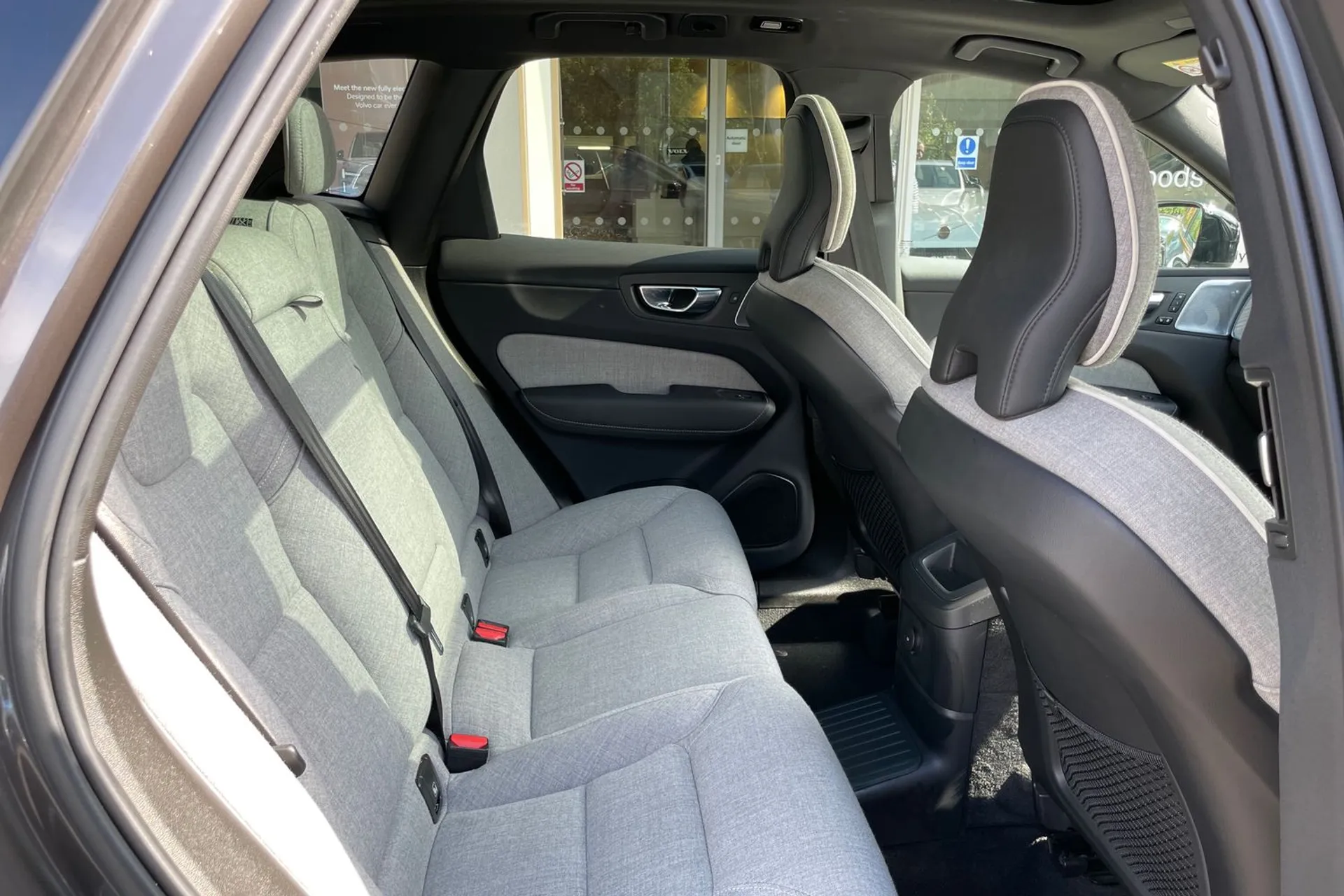 Volvo XC60 thumbnail image number 24
