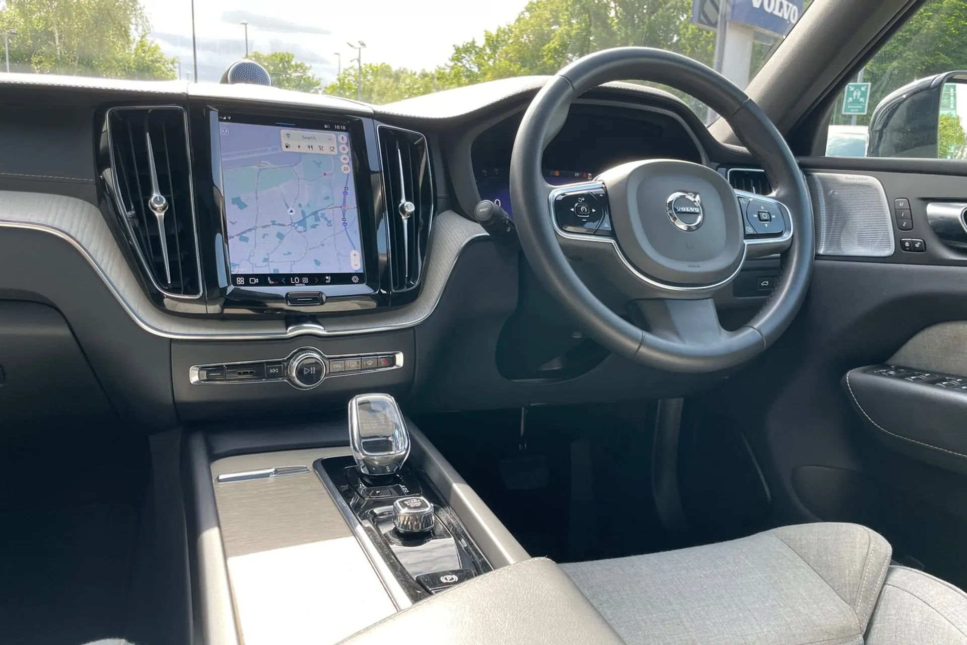 Volvo XC60 thumbnail image number 36