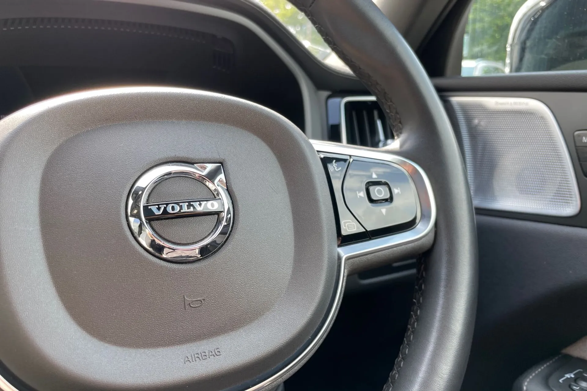 Volvo XC60 thumbnail image number 38