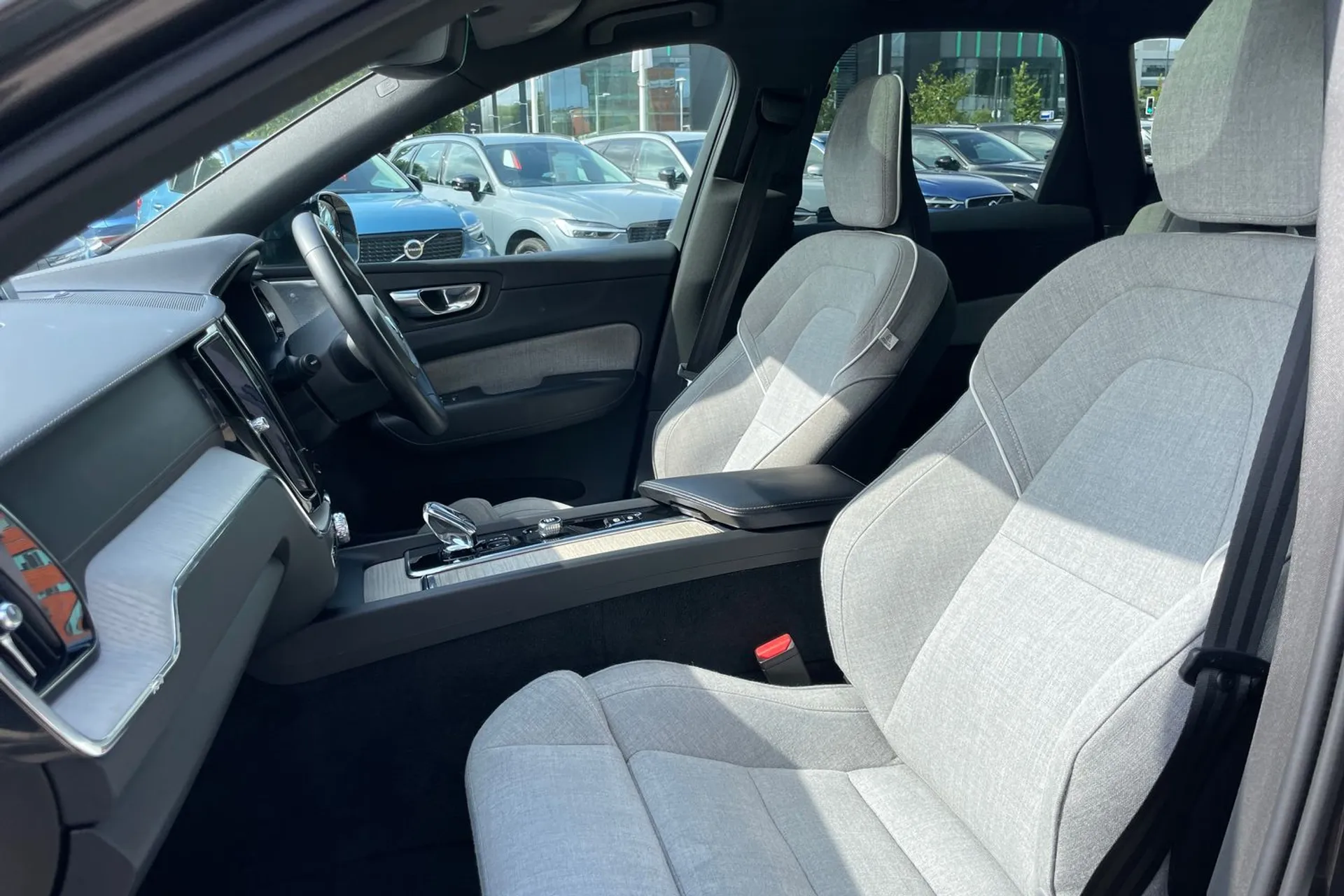 Volvo XC60 thumbnail image number 29