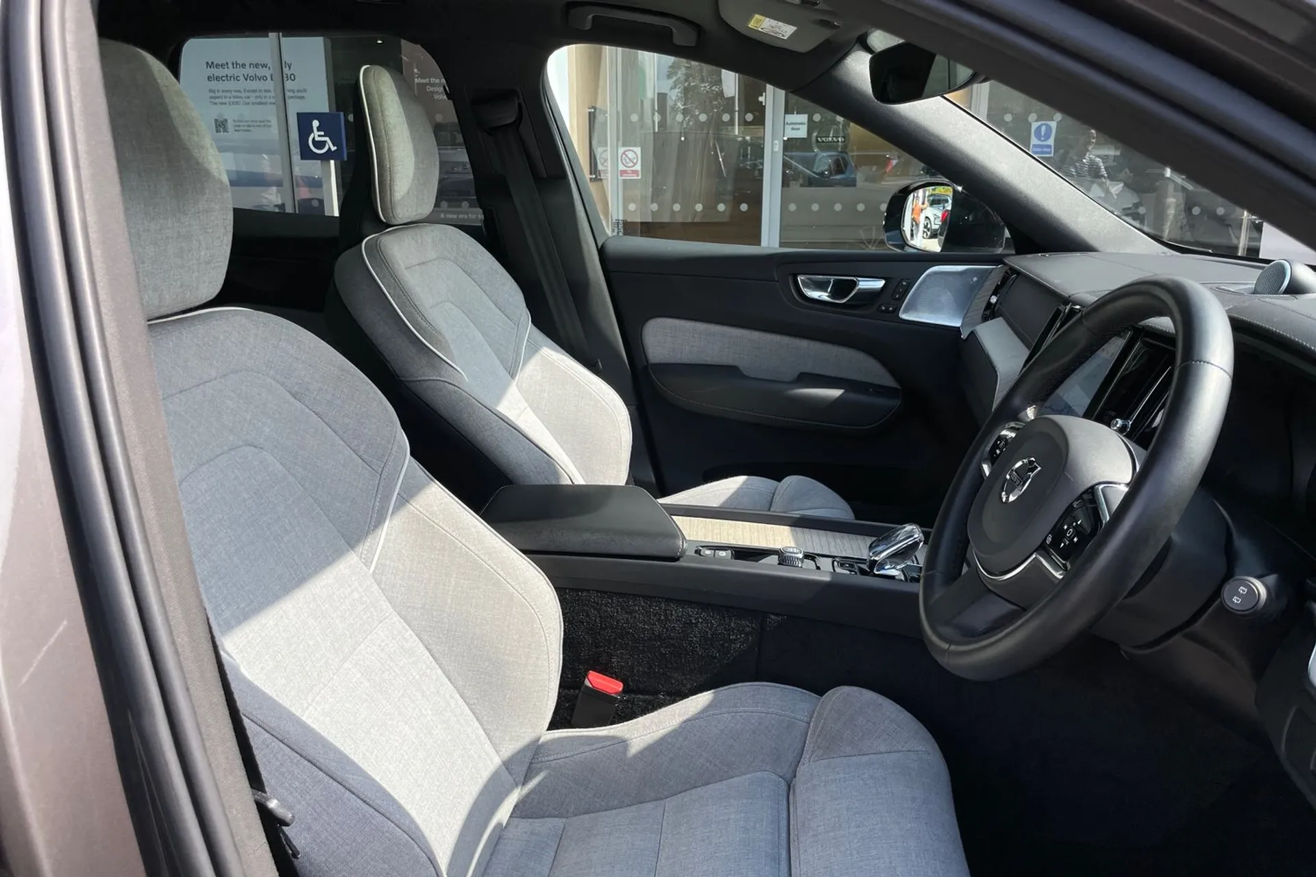 Volvo XC60 thumbnail image number 27