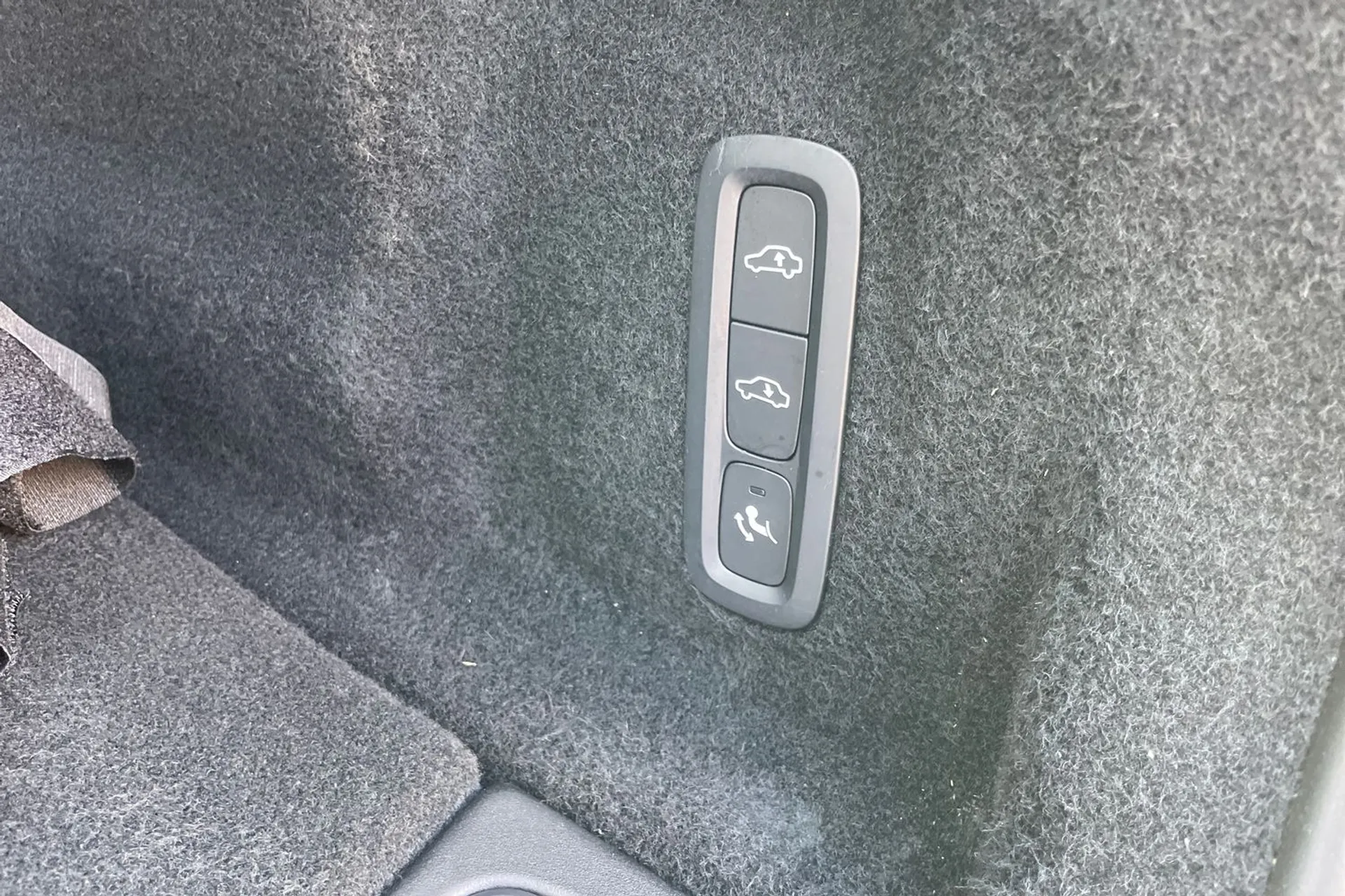 Volvo XC60 thumbnail image number 20