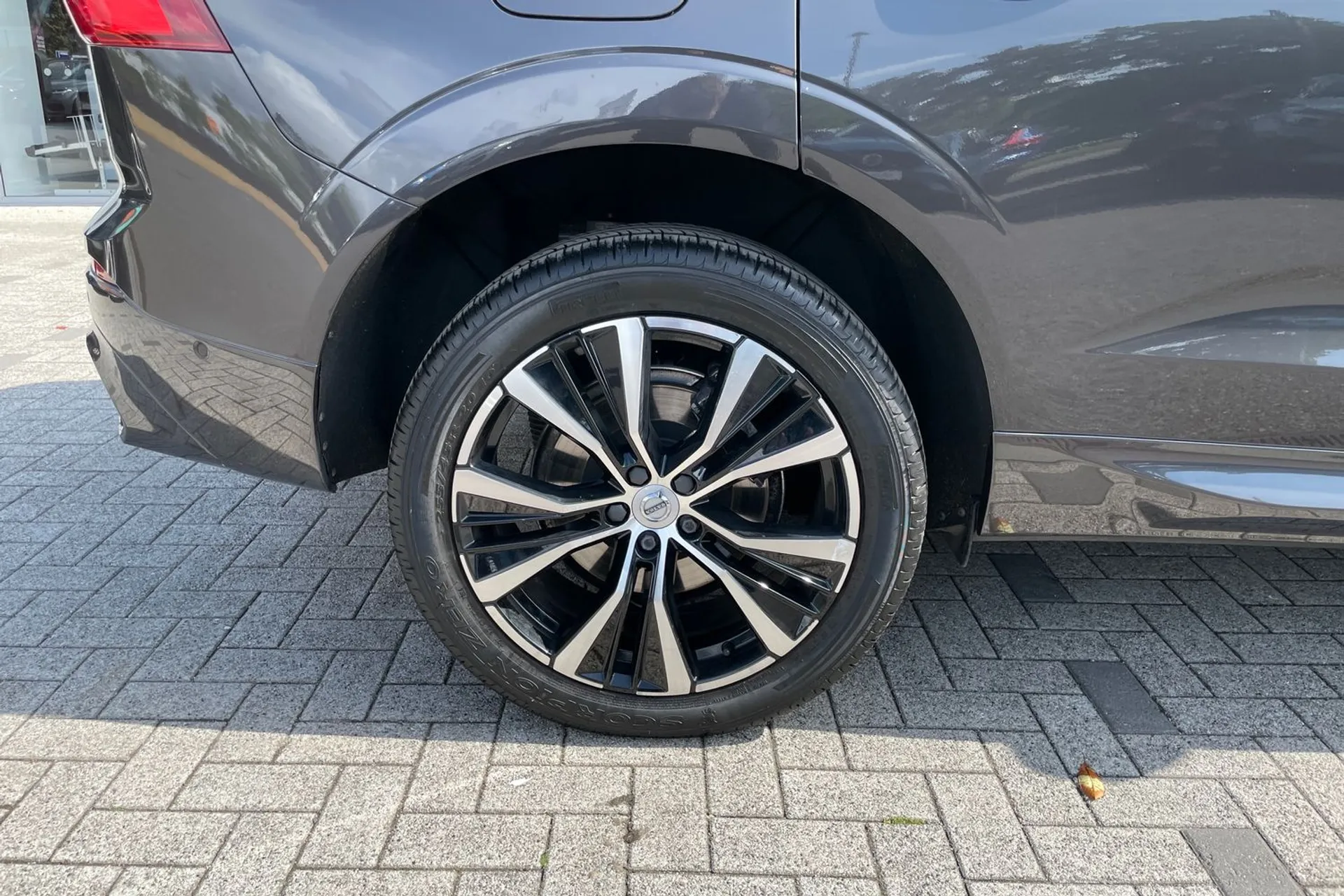 Volvo XC60 thumbnail image number 13