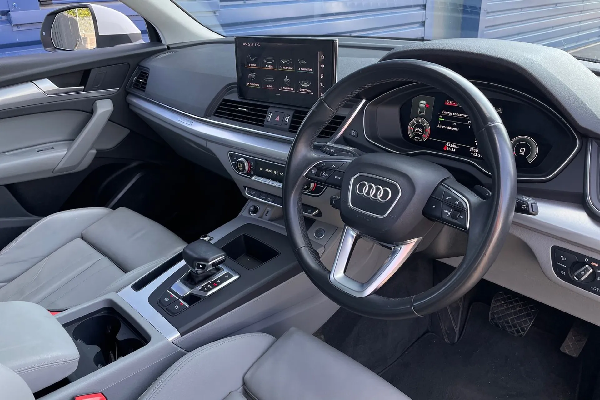 Audi Q5 thumbnail image number 30