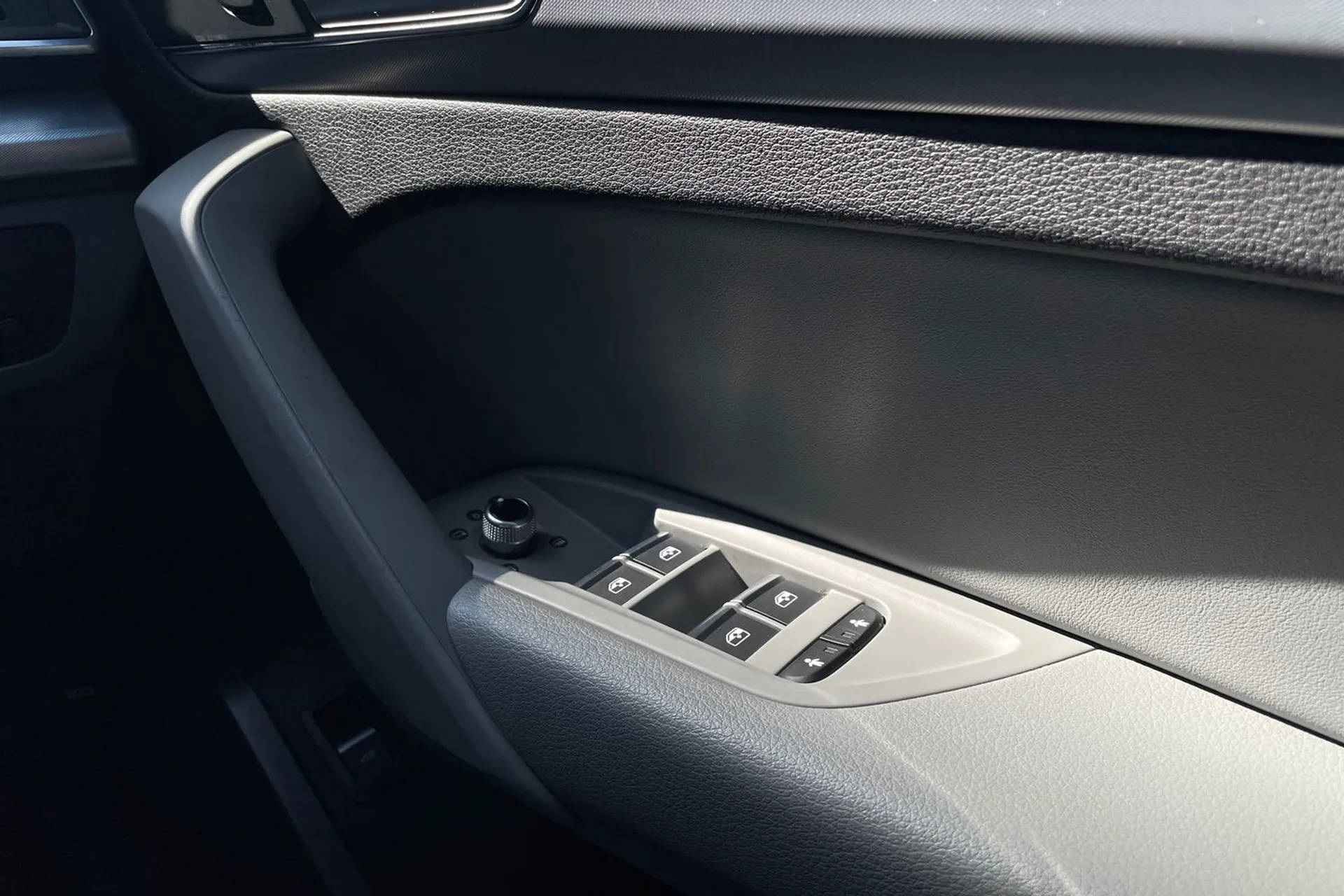 Audi Q5 thumbnail image number 42