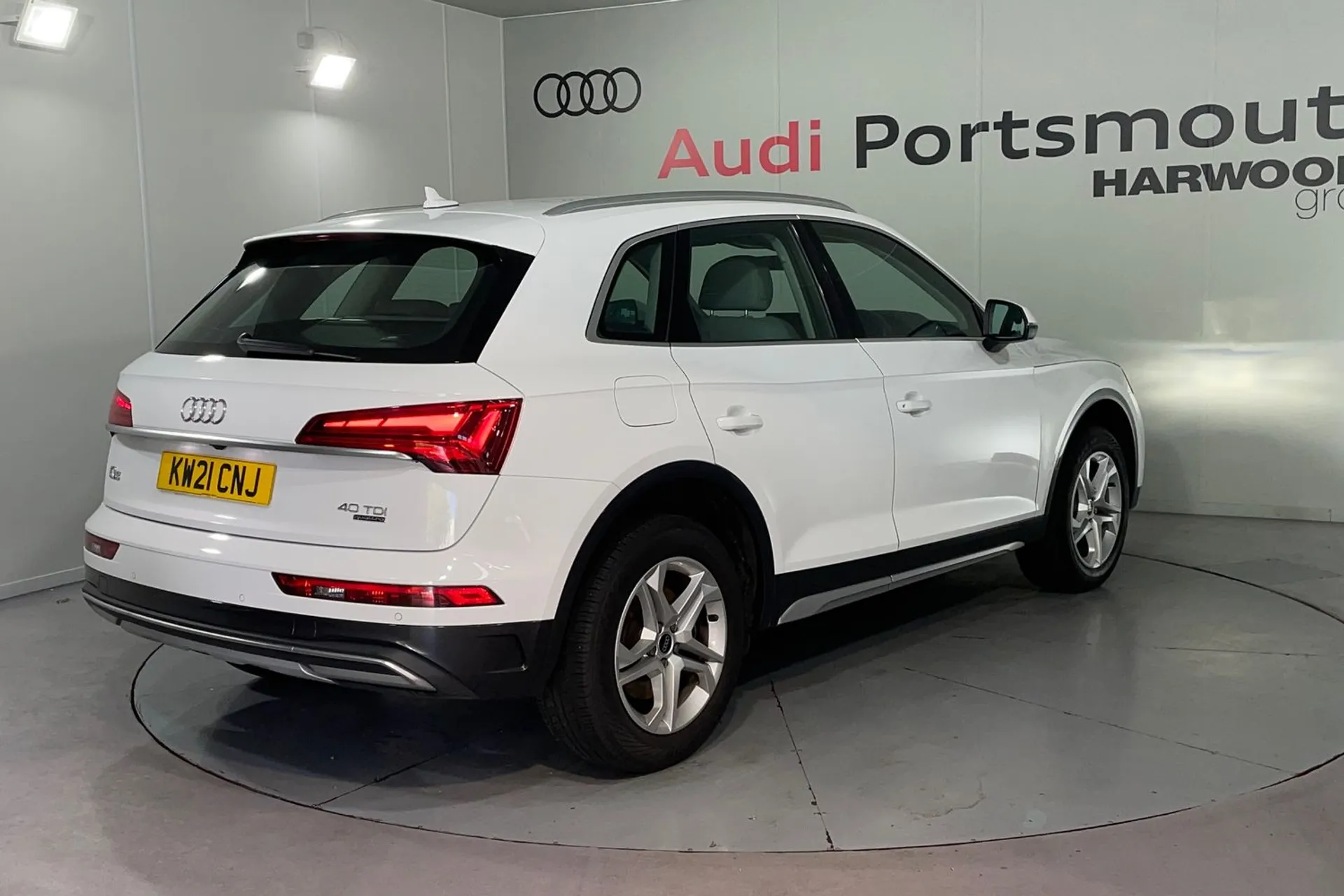 Audi Q5 thumbnail image number 10