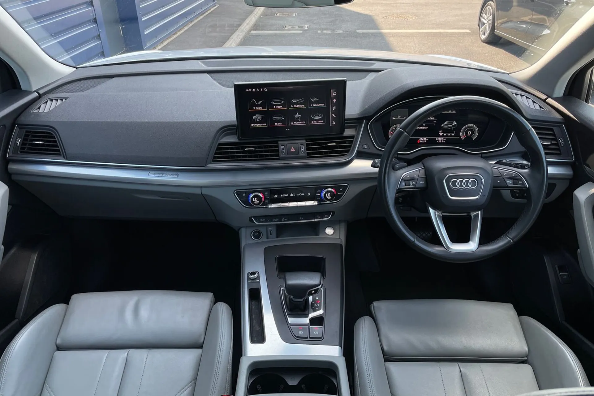 Audi Q5 thumbnail image number 3