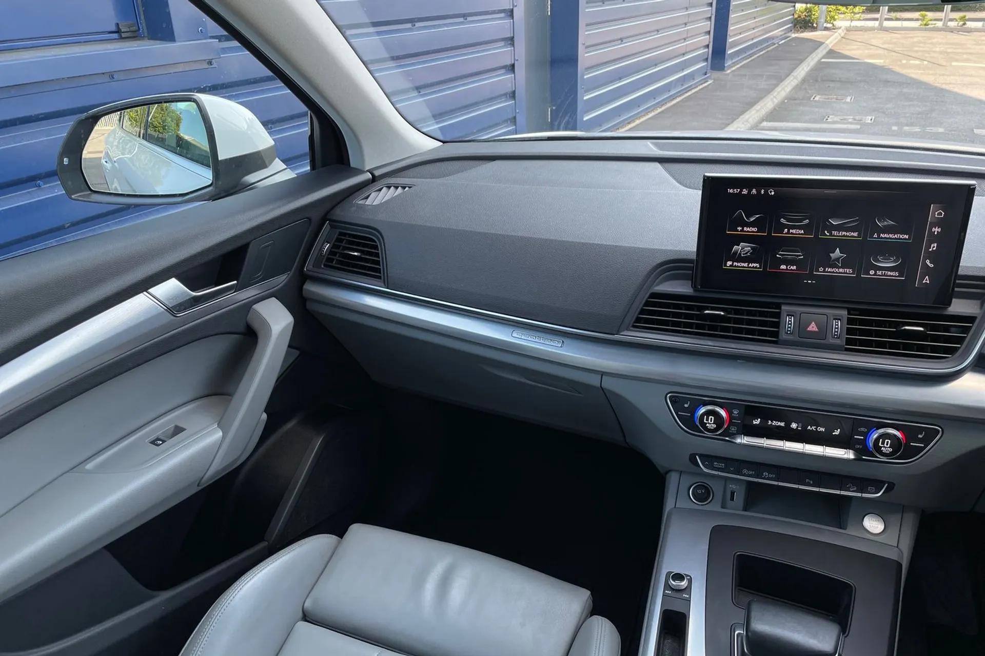 Audi Q5 thumbnail image number 36