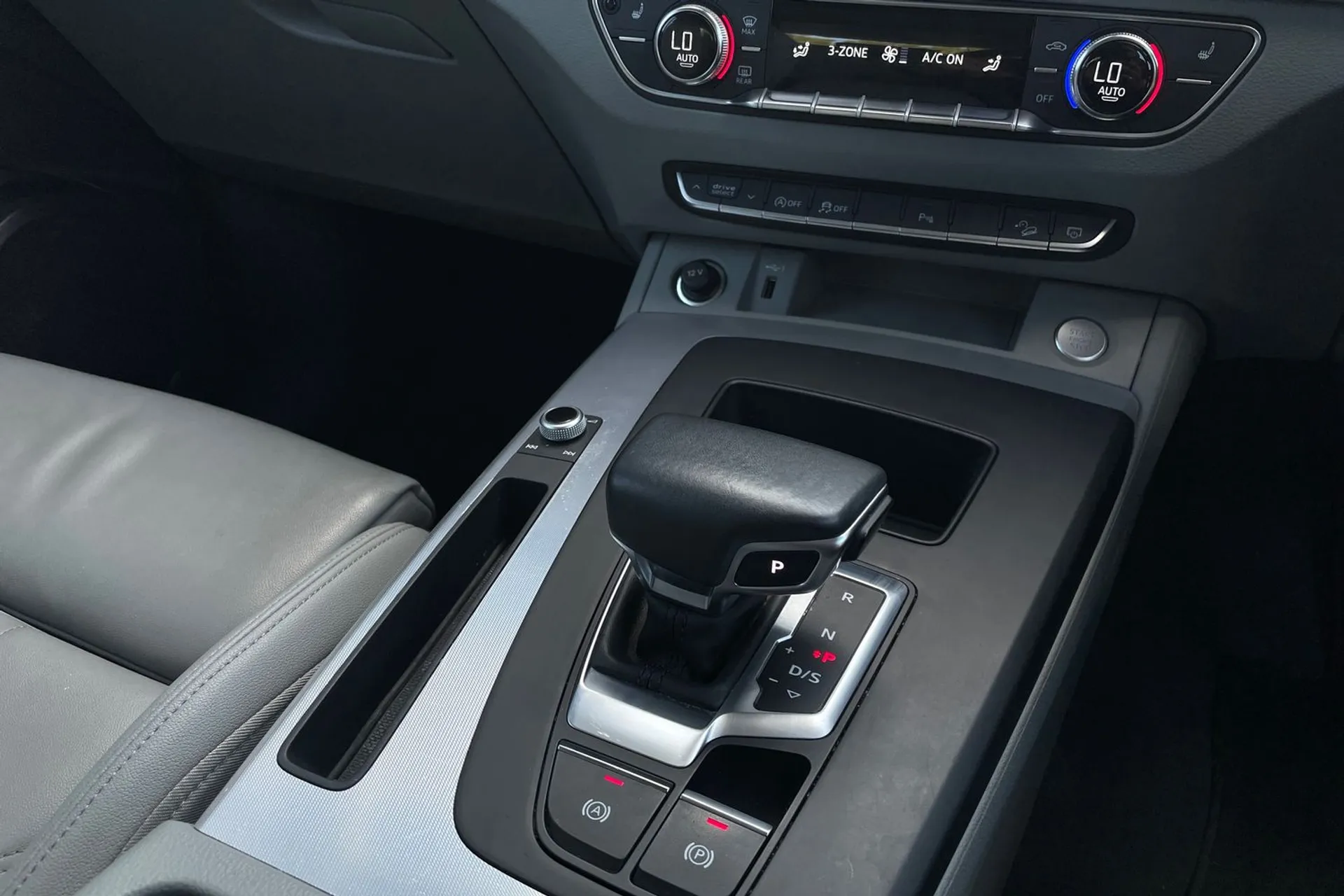 Audi Q5 thumbnail image number 24