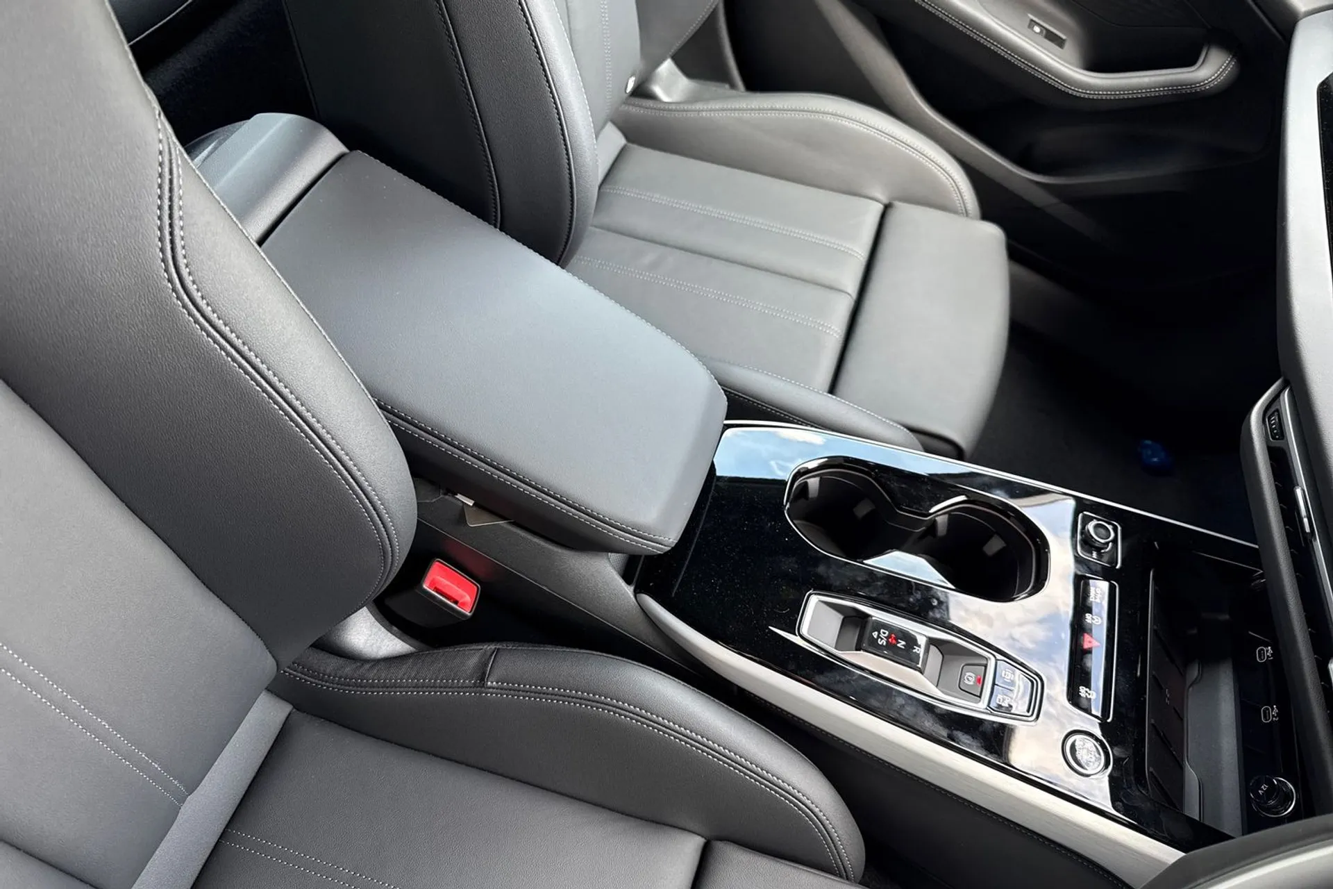 Audi A5 thumbnail image number 40