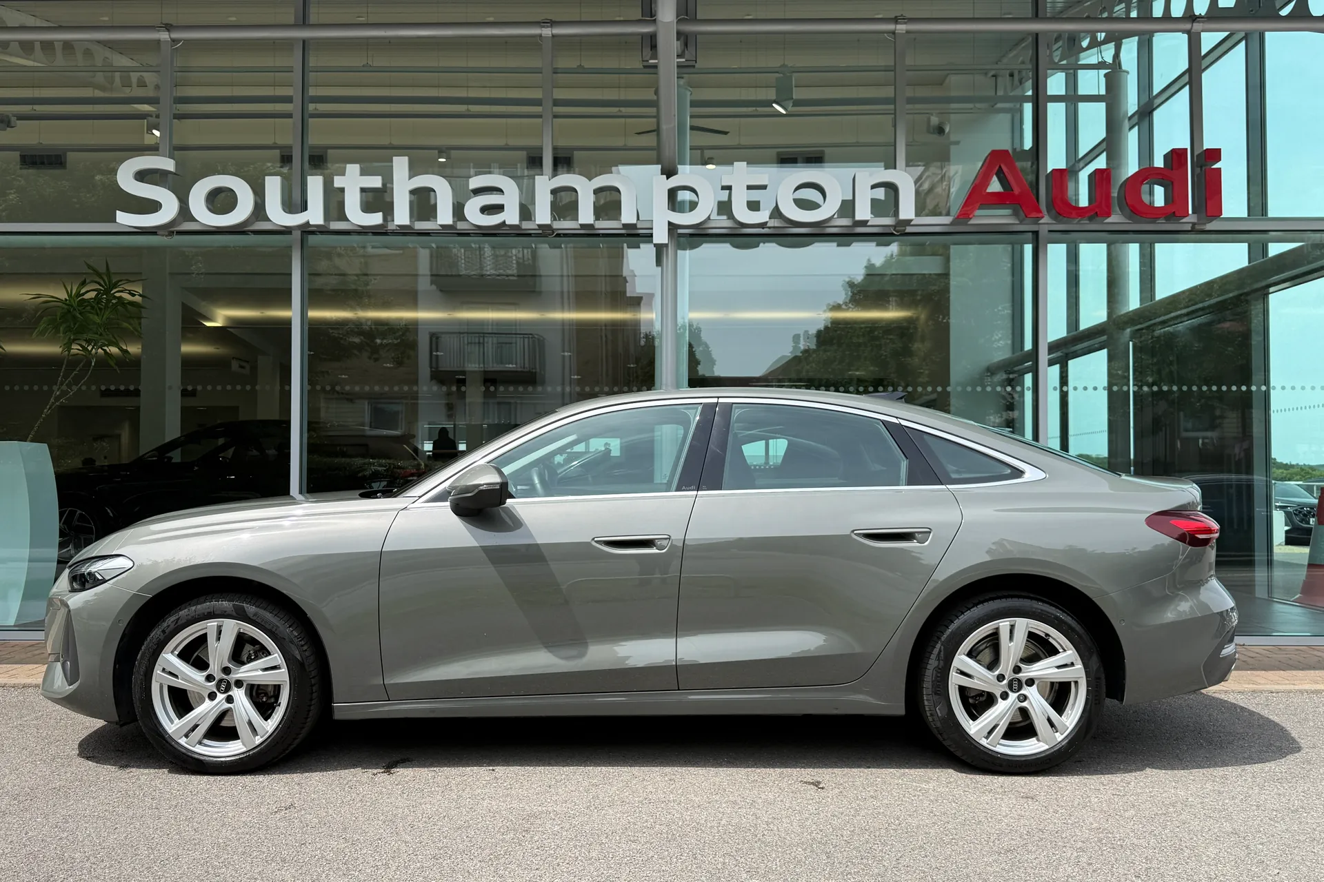 Audi A5 thumbnail image number 46