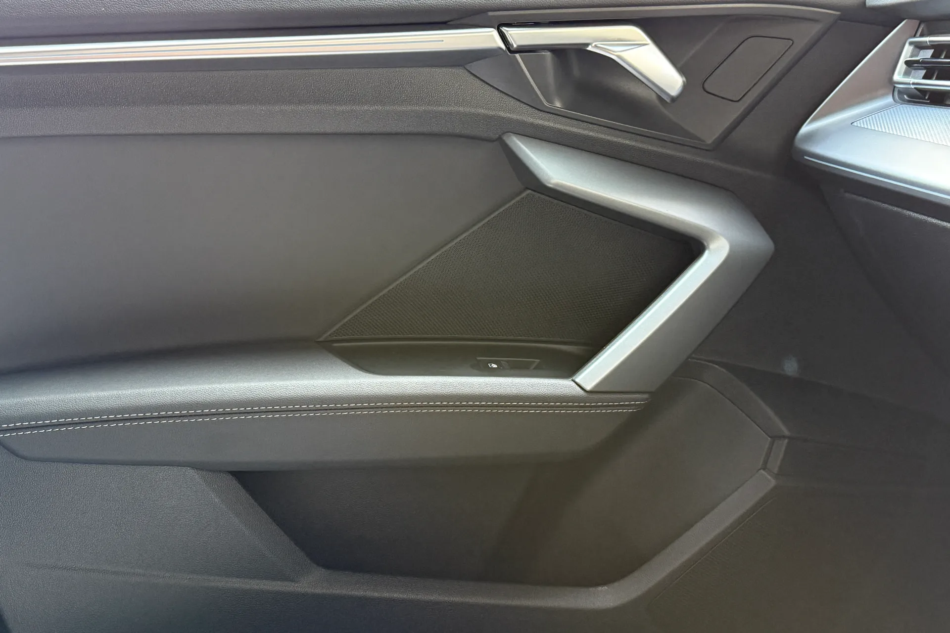 Audi A3 thumbnail image number 31