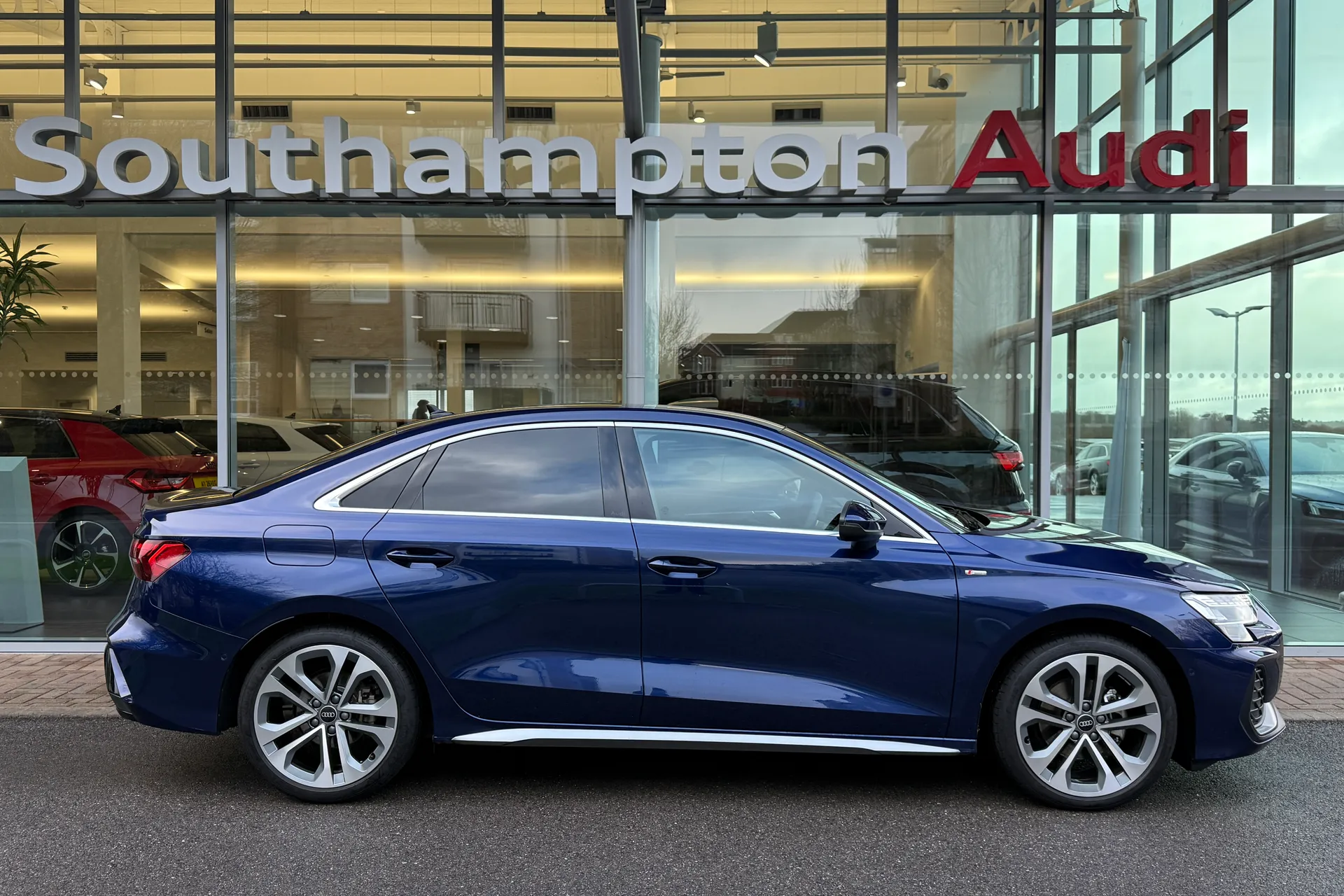 Audi A3 thumbnail image number 2