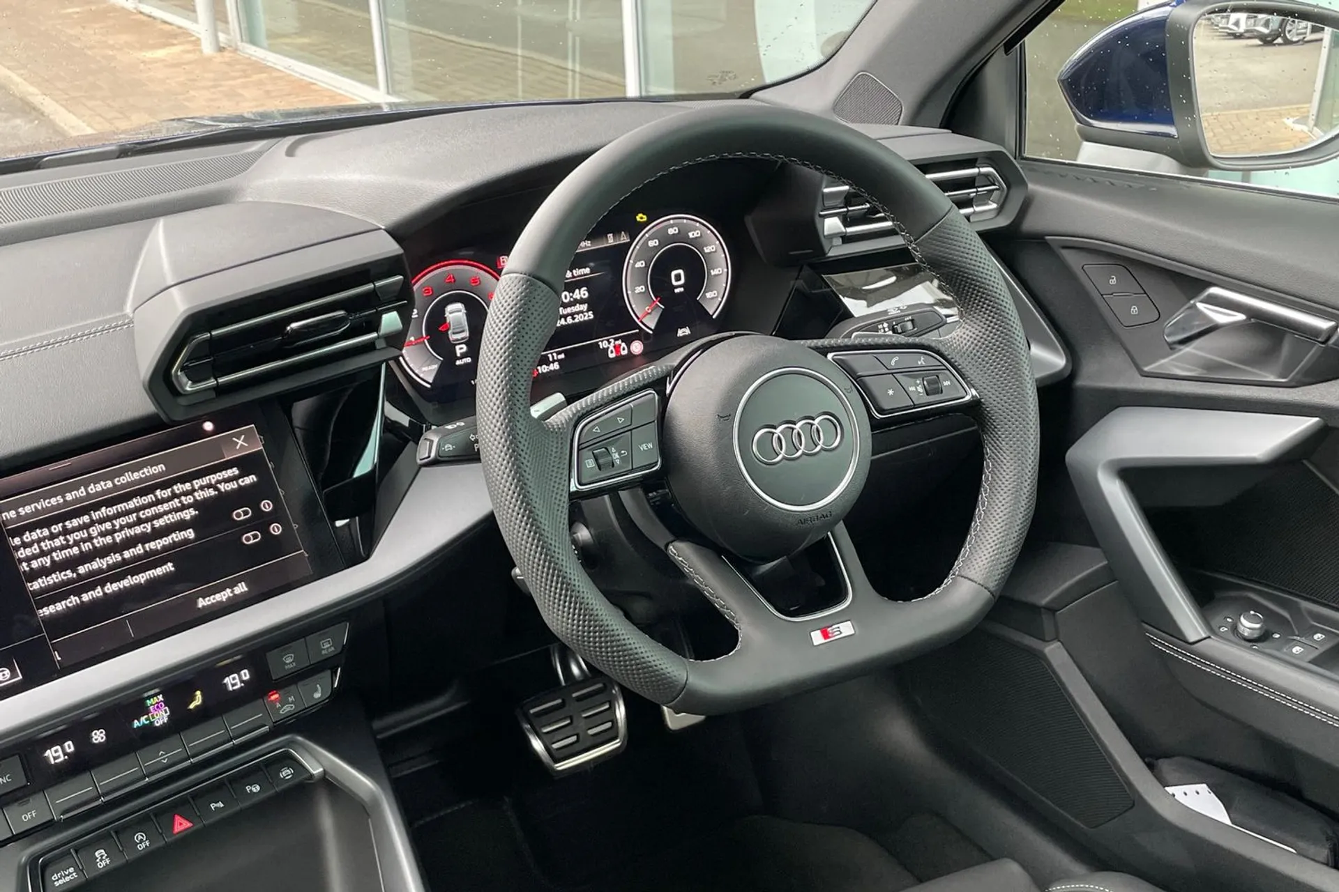 Audi A3 thumbnail image number 32