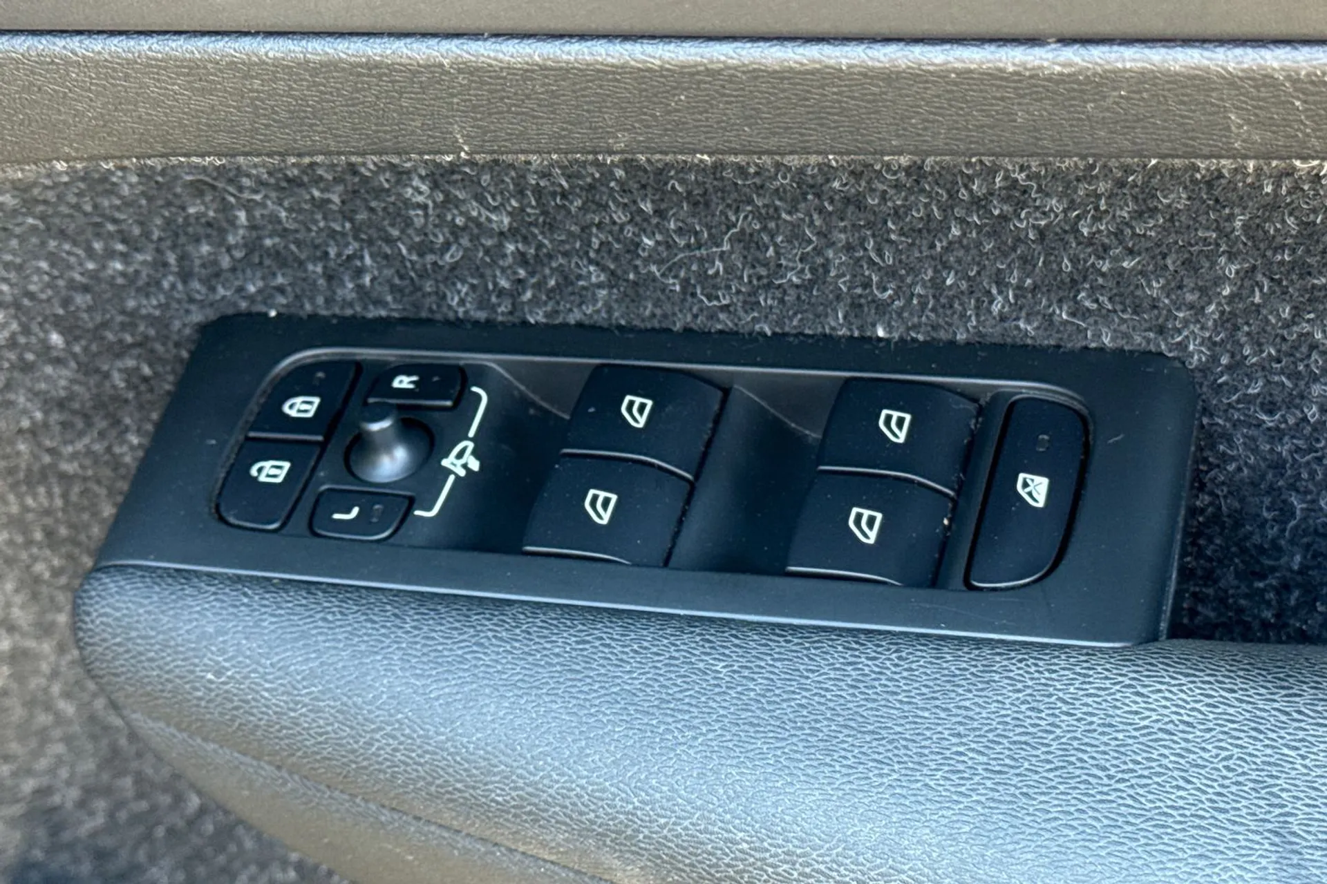 Volvo XC40 thumbnail image number 43