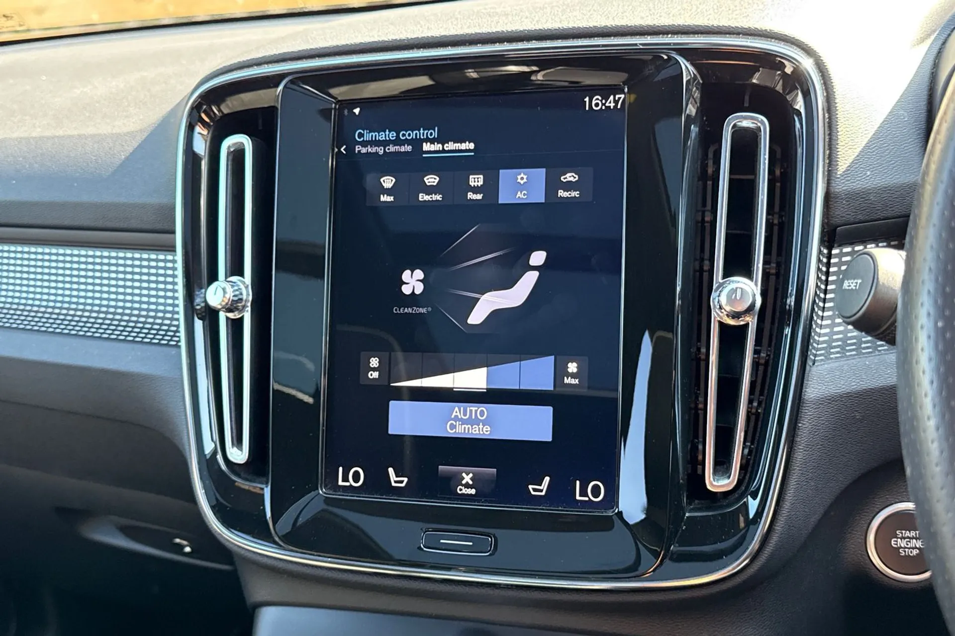 Volvo XC40 thumbnail image number 40