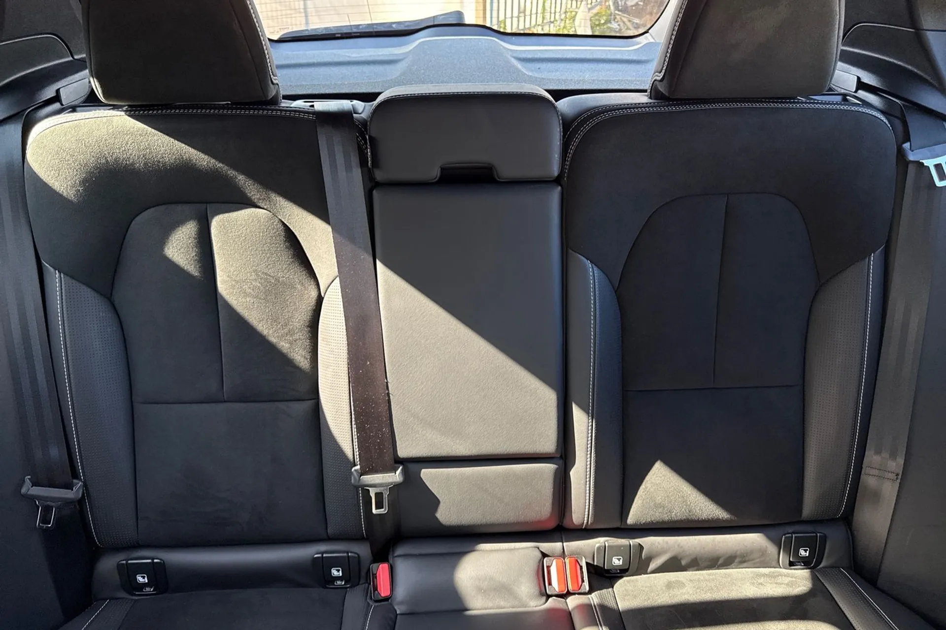 Volvo XC40 thumbnail image number 32