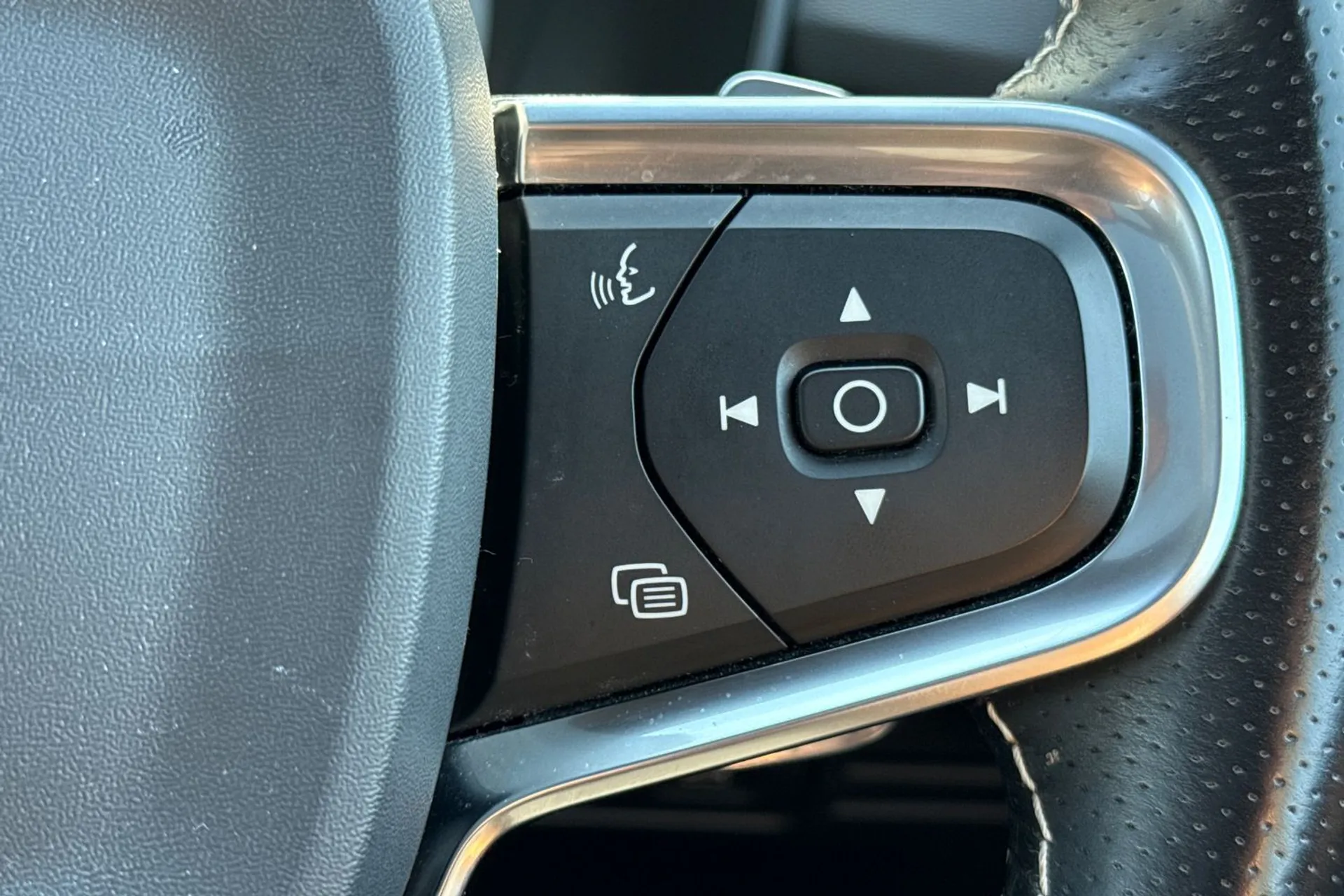 Volvo XC40 thumbnail image number 39
