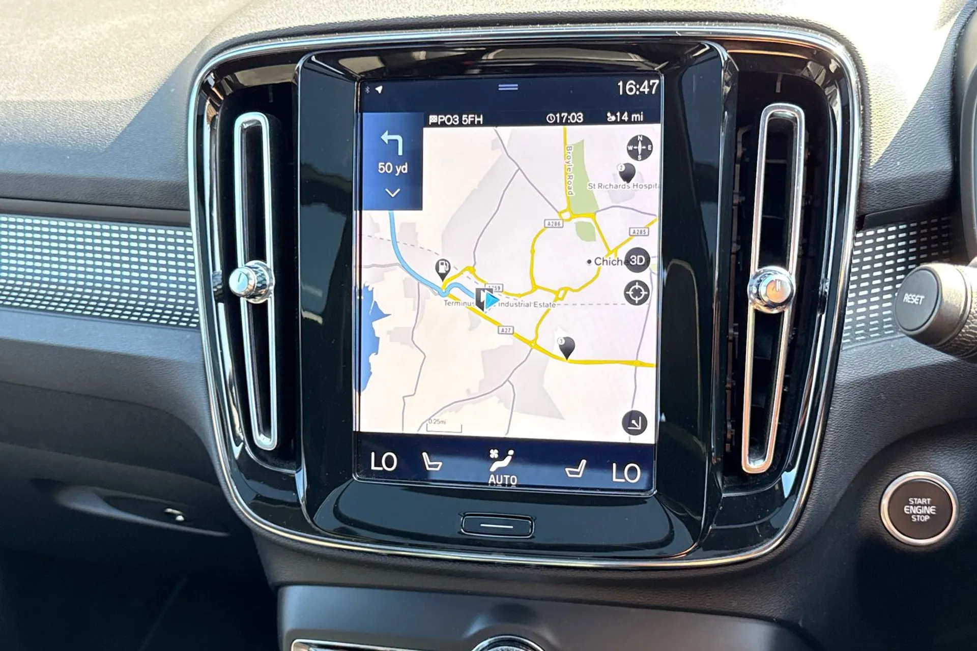Volvo XC40 thumbnail image number 4