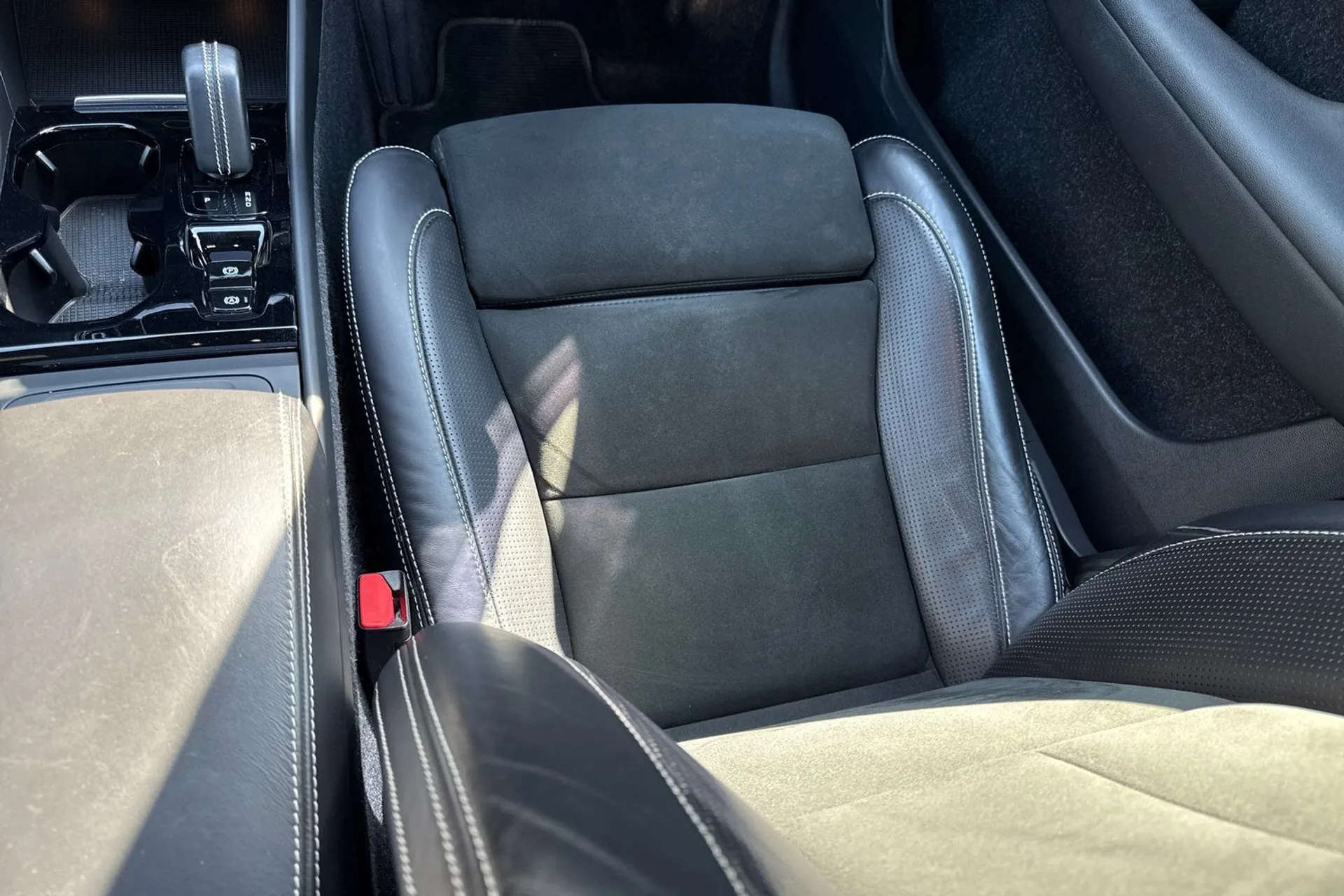 Volvo XC40 thumbnail image number 35