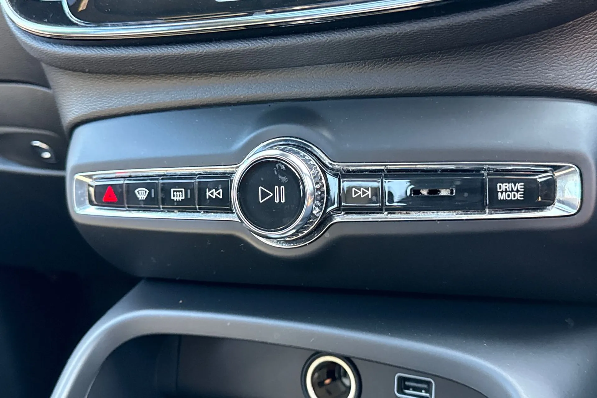 Volvo XC40 thumbnail image number 50