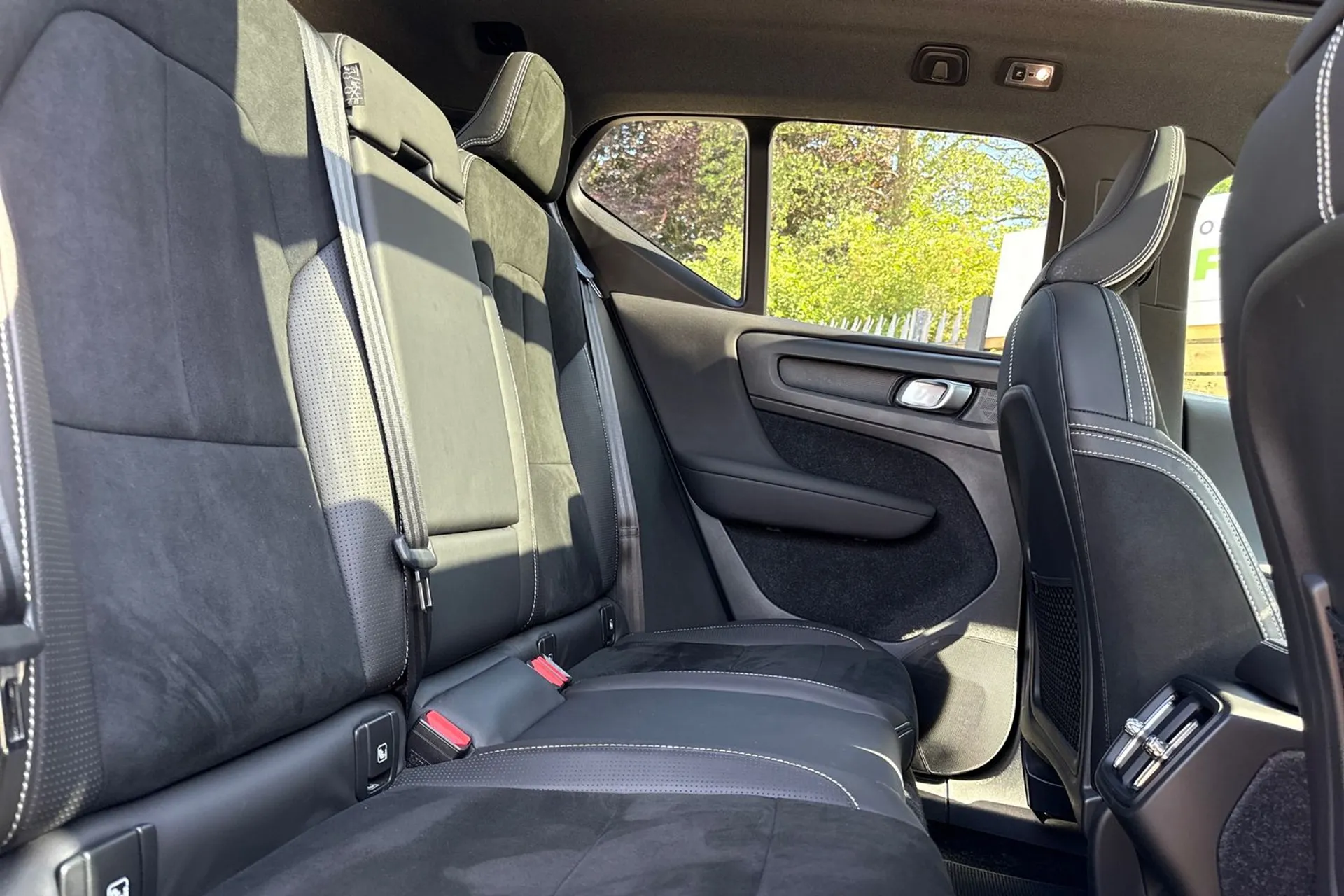 Volvo XC40 thumbnail image number 24